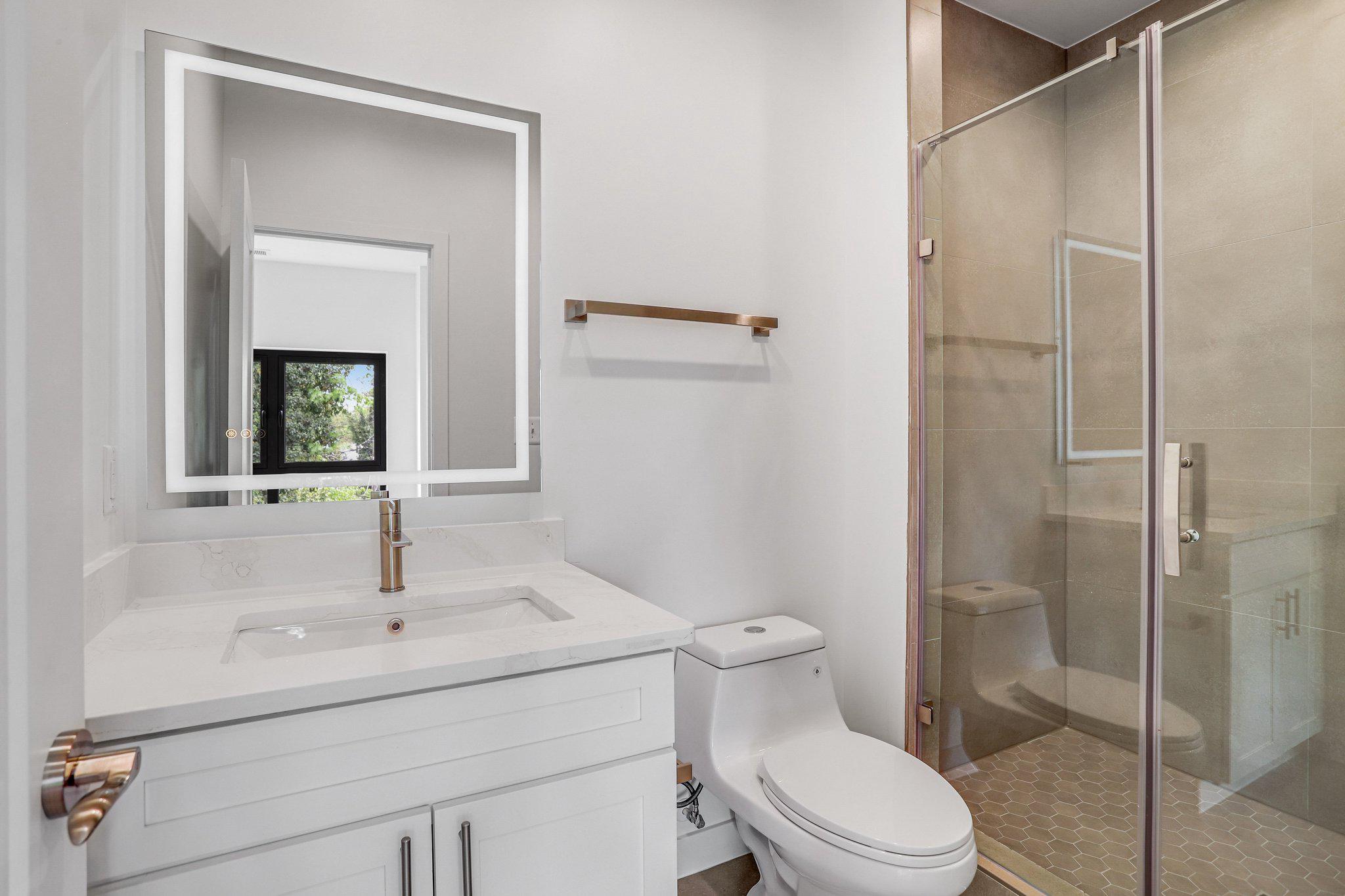  1202 Eastern Avenue NE, Washington, DC, 20019 - 物件實景