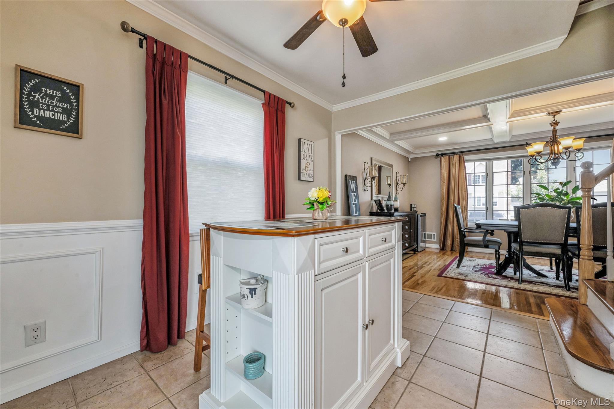 Seaford, New York, 11783, United States, 4 Bedrooms Bedrooms, ,2 BathroomsBathrooms,Residential,For Sale,1939817