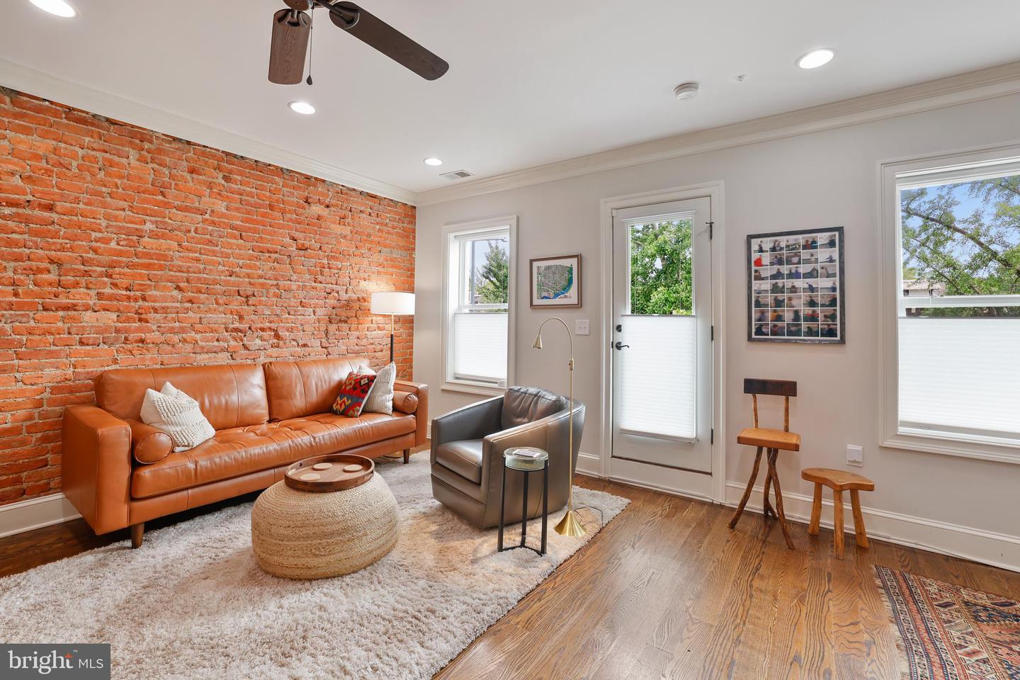 Washington, District of Columbia, 20003, United States, 2 Bedrooms Bedrooms, ,2 BathroomsBathrooms,Residential,For Sale,1896371