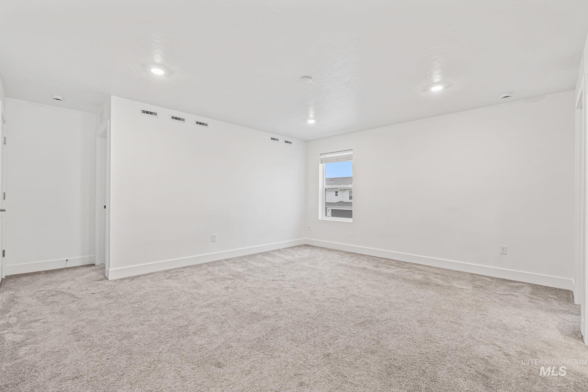 Caldwell, Idaho, 83607, United States, 4 Bedrooms Bedrooms, ,3 BathroomsBathrooms,Residential,For Sale,2005985