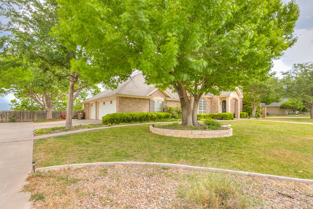 San Angelo, Texas, 76901, United States, 3 Bedrooms Bedrooms, ,3 BathroomsBathrooms,Residential,For Sale,1856673