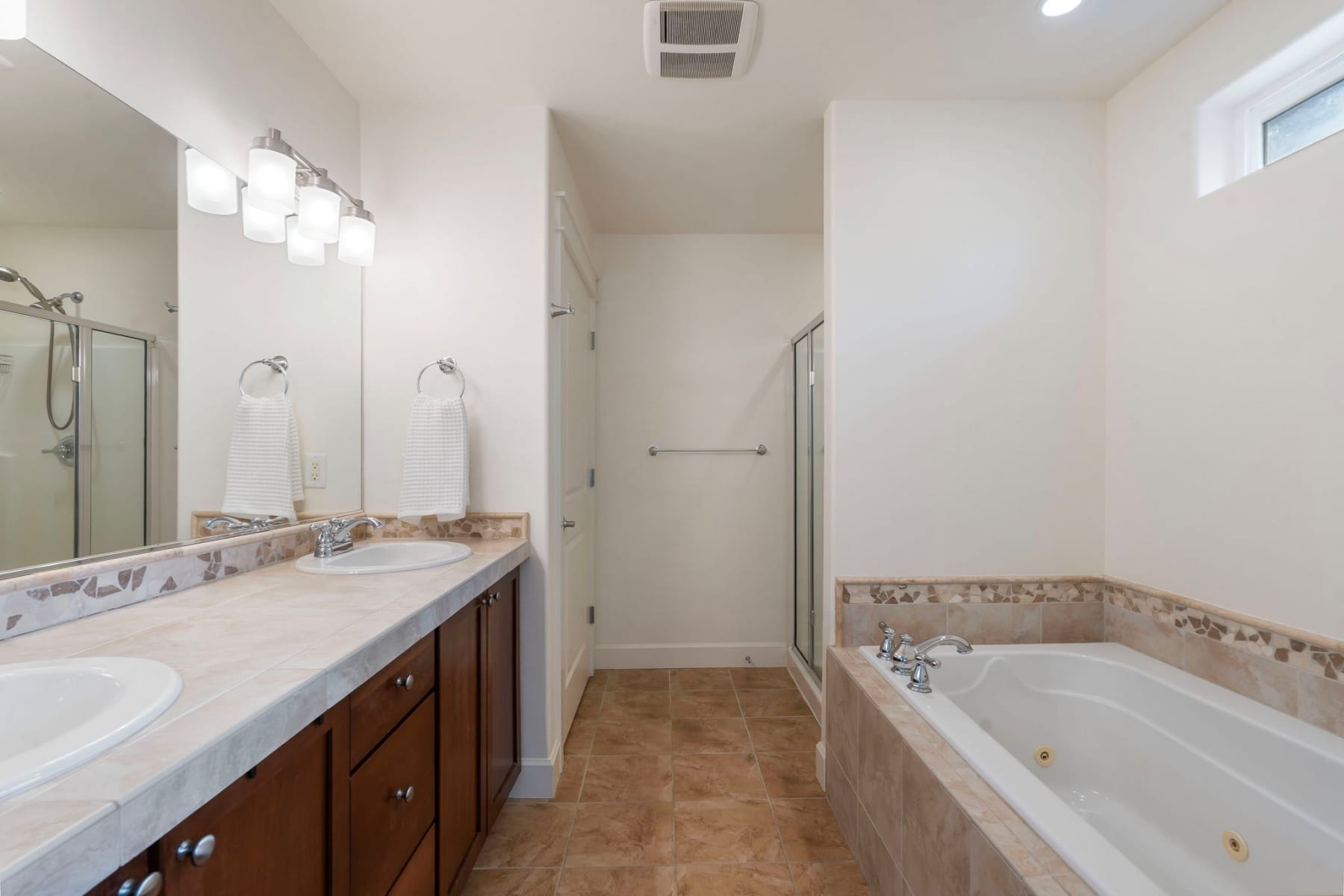  19329 SE 14TH WAY Camas, WA 98607 - 物件實景