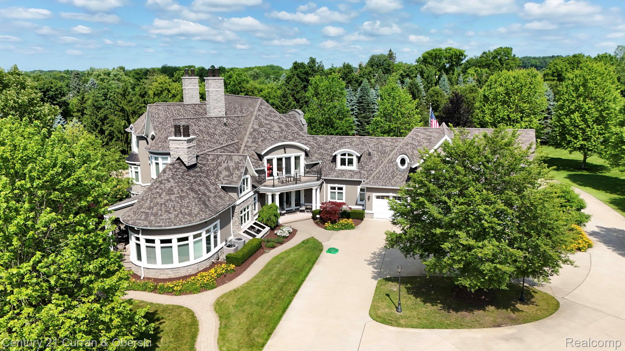 South Lyon, Michigan, 48178, United States, 6 Bedrooms Bedrooms, ,8 BathroomsBathrooms,Residential,For Sale,1914337