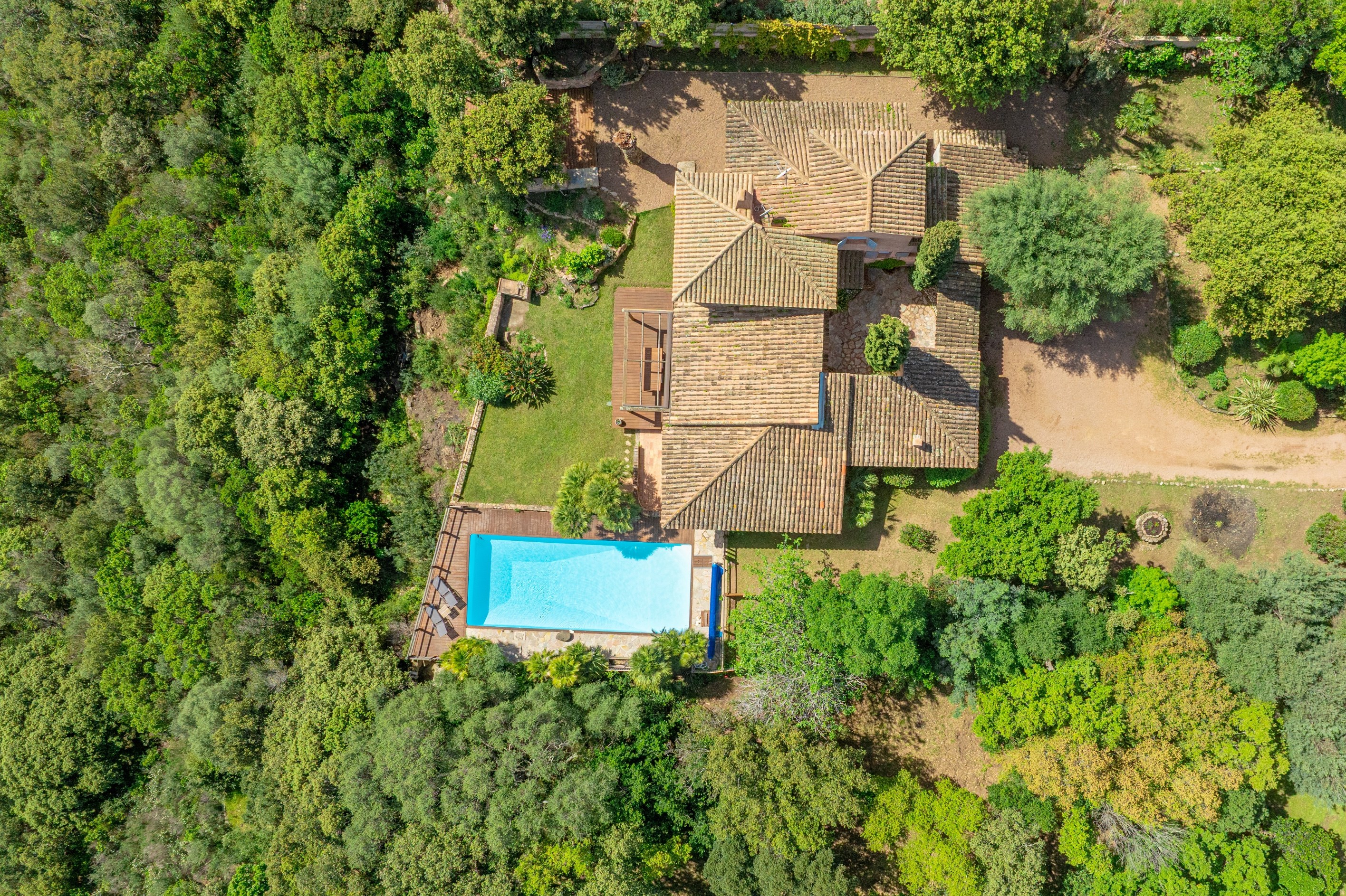  Panoramic Sea View Villa for Renovation – Marina di Fiori, Porto-Vecchio - 物件實景