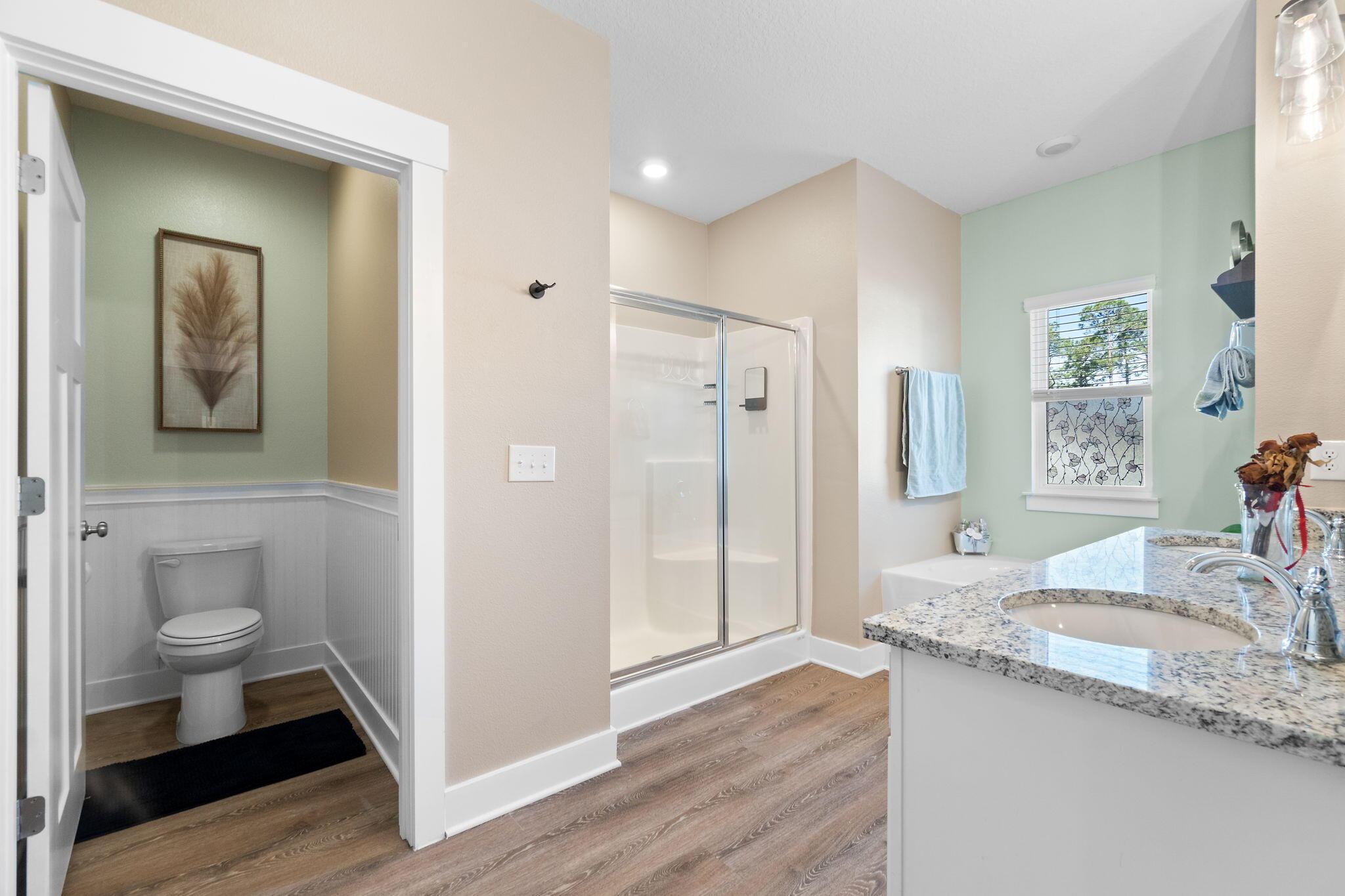 Gulf Breeze, Florida, 32563, United States, 5 Bedrooms Bedrooms, ,3 BathroomsBathrooms,Residential,For Sale,1934954