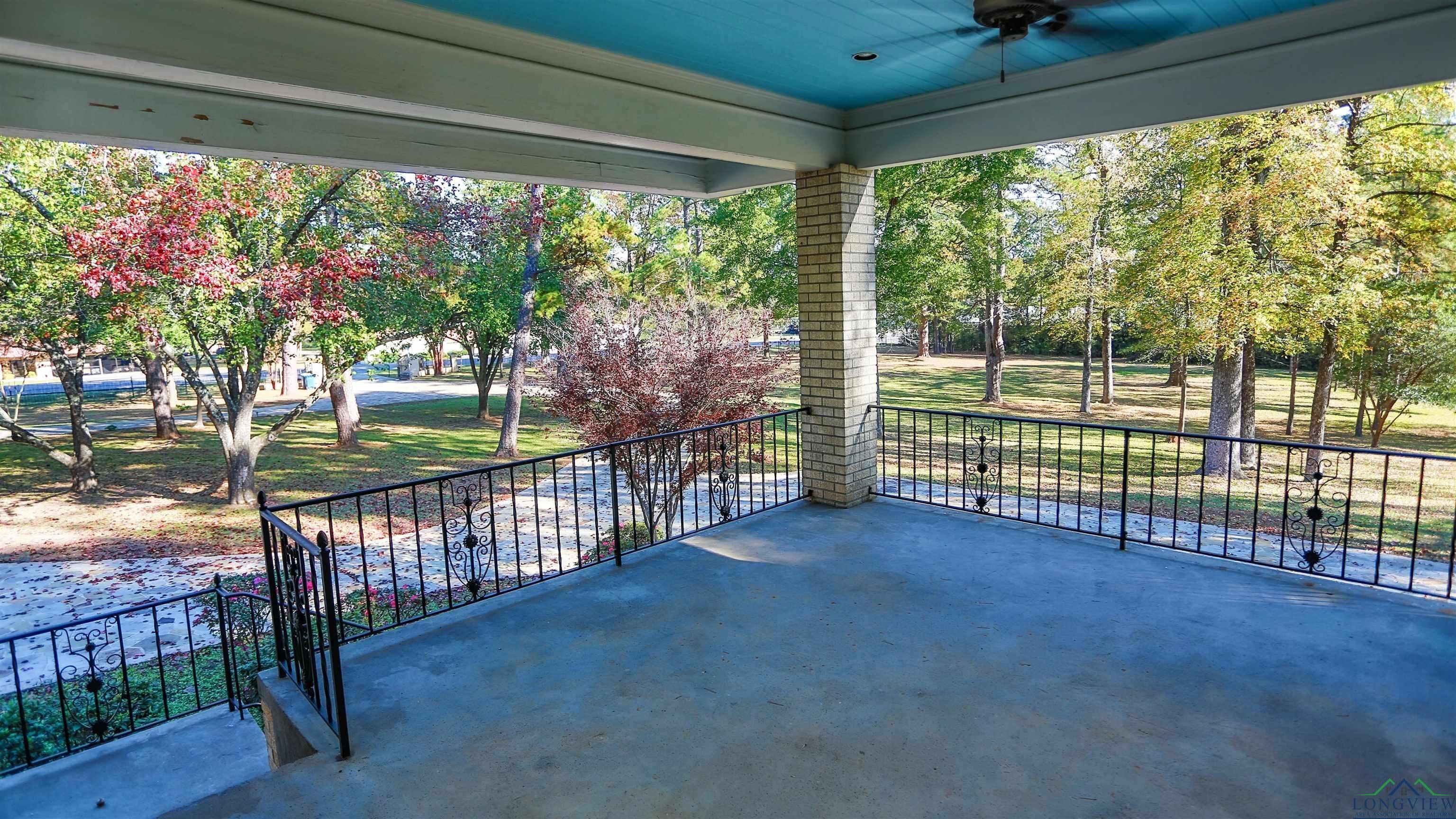 Marshall, Texas, 75670, United States, 5 Bedrooms Bedrooms, ,5 BathroomsBathrooms,Residential,For Sale,1943328