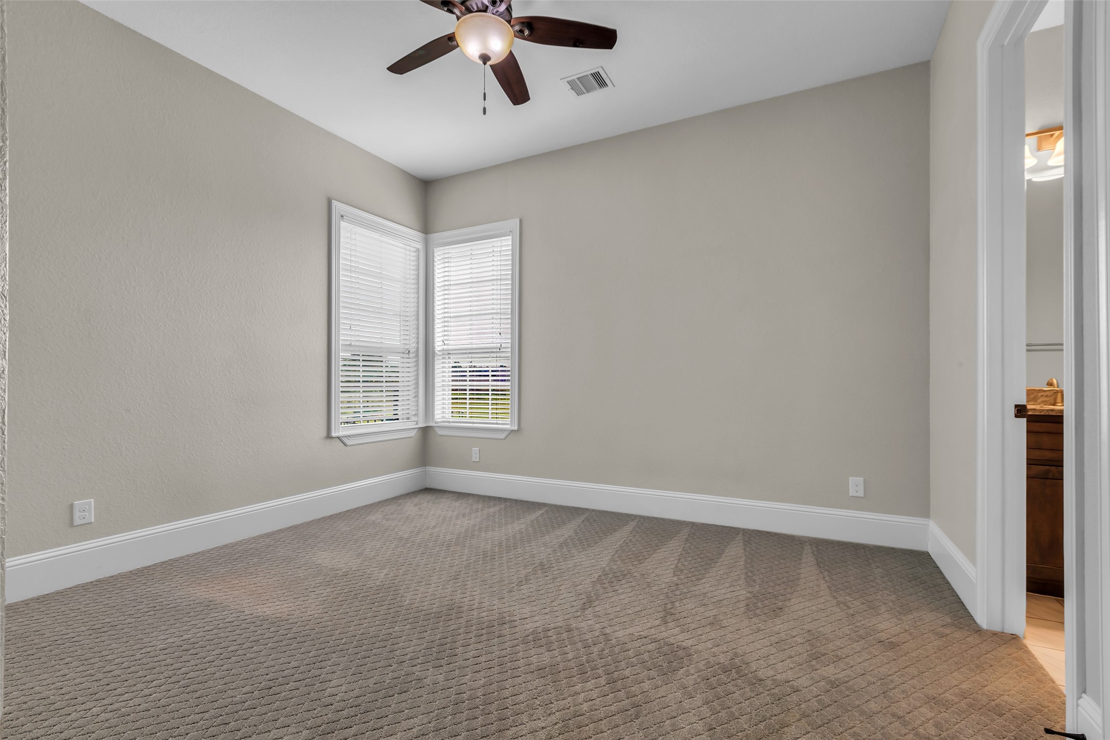 Montgomery, Texas, 77356, United States, 4 Bedrooms Bedrooms, ,4 BathroomsBathrooms,Residential,For Sale,1911763