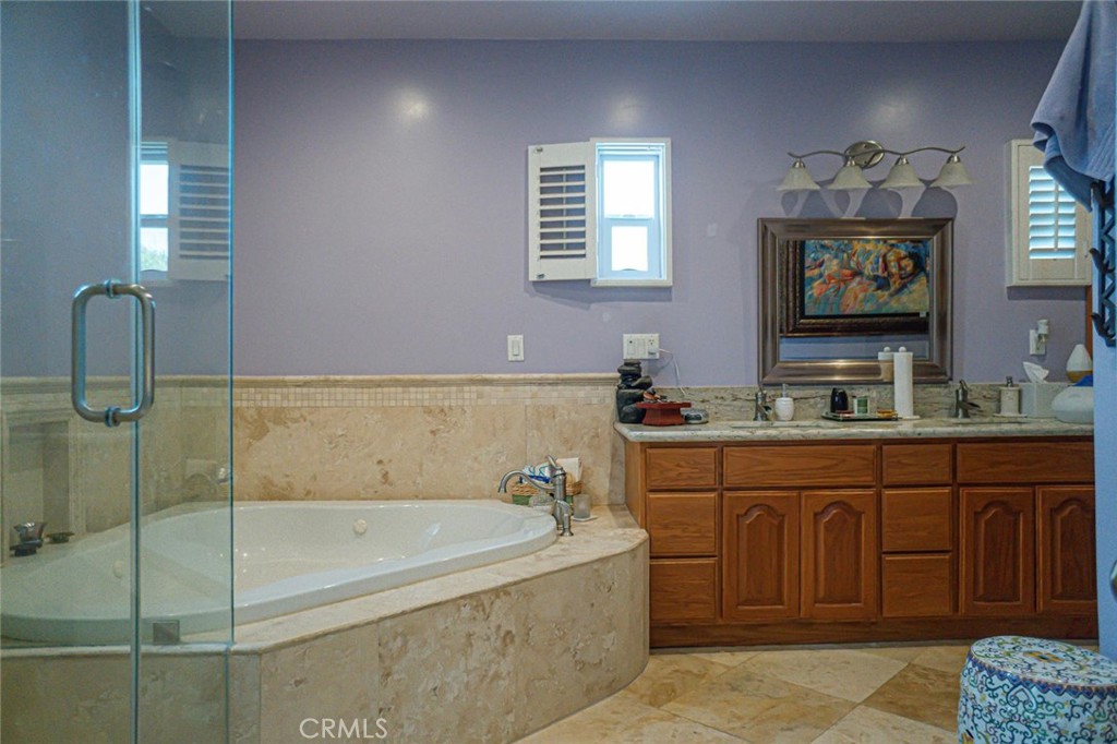 Los Angeles, California, 90008, United States, 3 Bedrooms Bedrooms, ,3 BathroomsBathrooms,Residential,For Sale,2006146