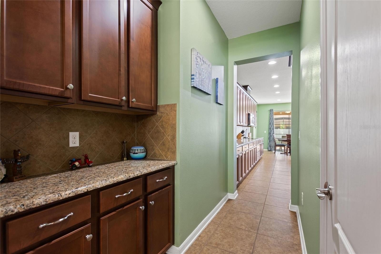 AUBURNDALE, Florida, 33823, United States, 5 Bedrooms Bedrooms, ,5 BathroomsBathrooms,Residential,For Sale,1986097