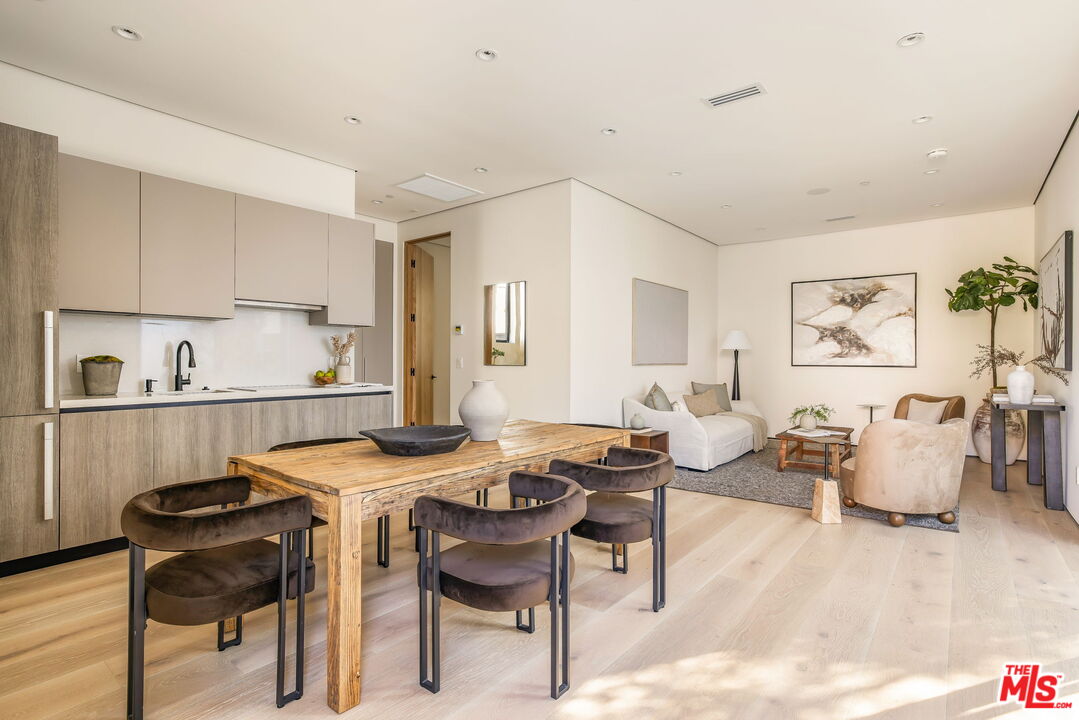 Los Angeles, California, 90024, United States, 8 Bedrooms Bedrooms, ,9 BathroomsBathrooms,Residential,For Sale,1907204