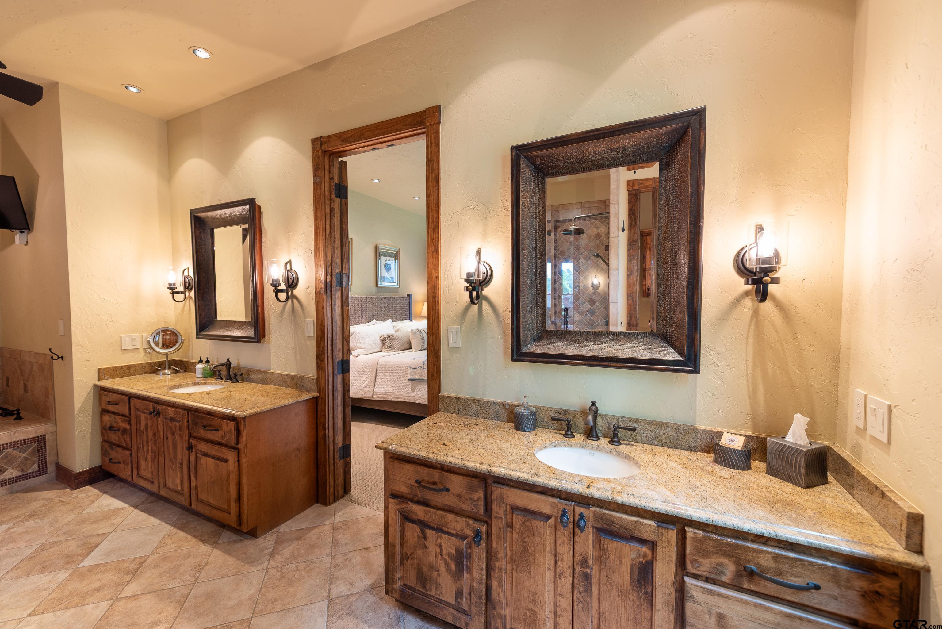 Scroggins, Texas, 75480, United States, 4 Bedrooms Bedrooms, ,5 BathroomsBathrooms,Residential,For Sale,1981840