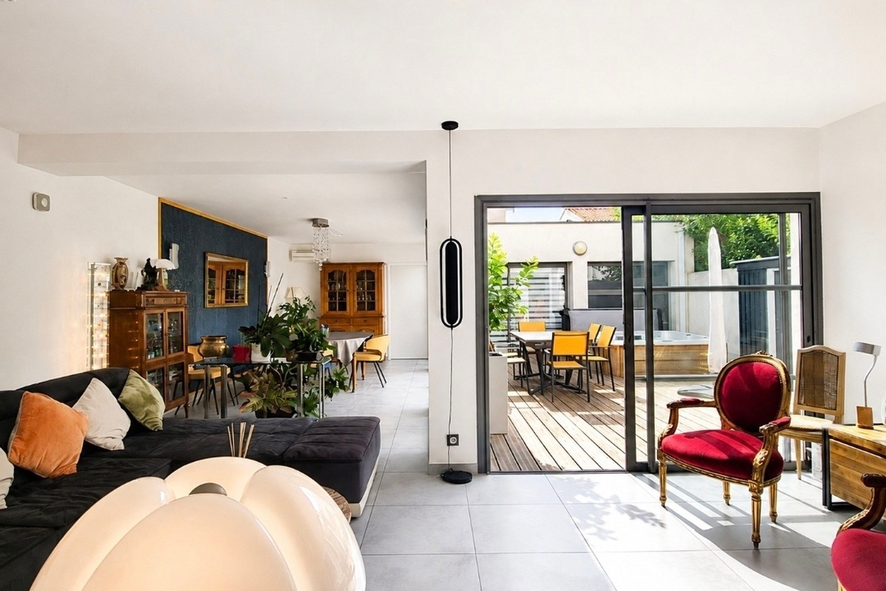  Unique – Narbonne house (200 m²) – 6 bedrooms, living room opening onto a patio… - 物件實景