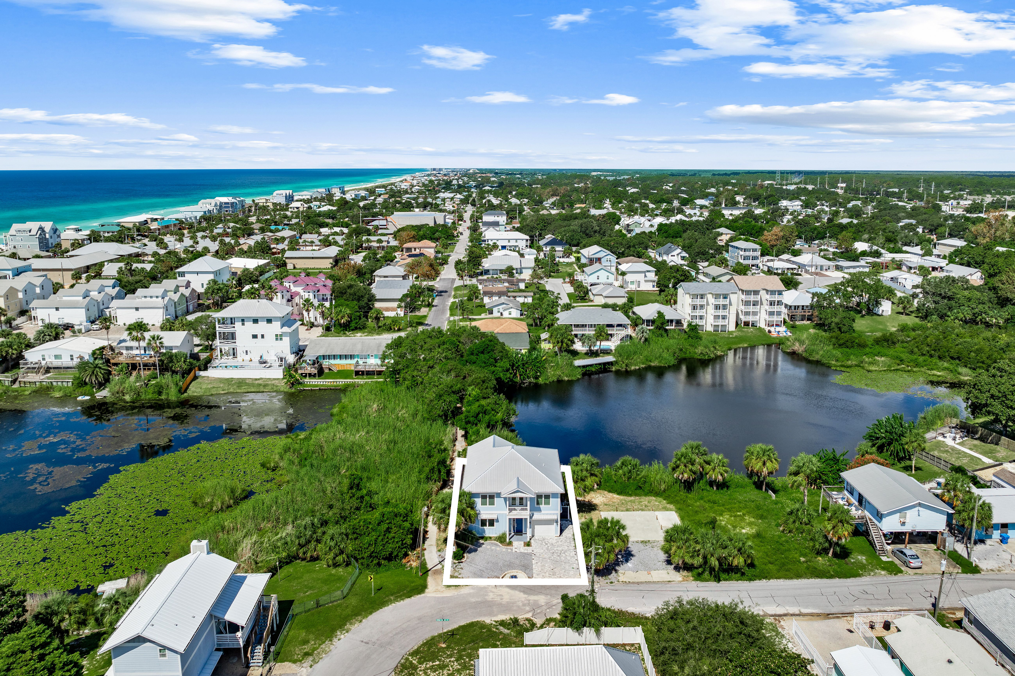  Custom Lakefront Retreat With Gulf Views And Private Pool - 物件實景