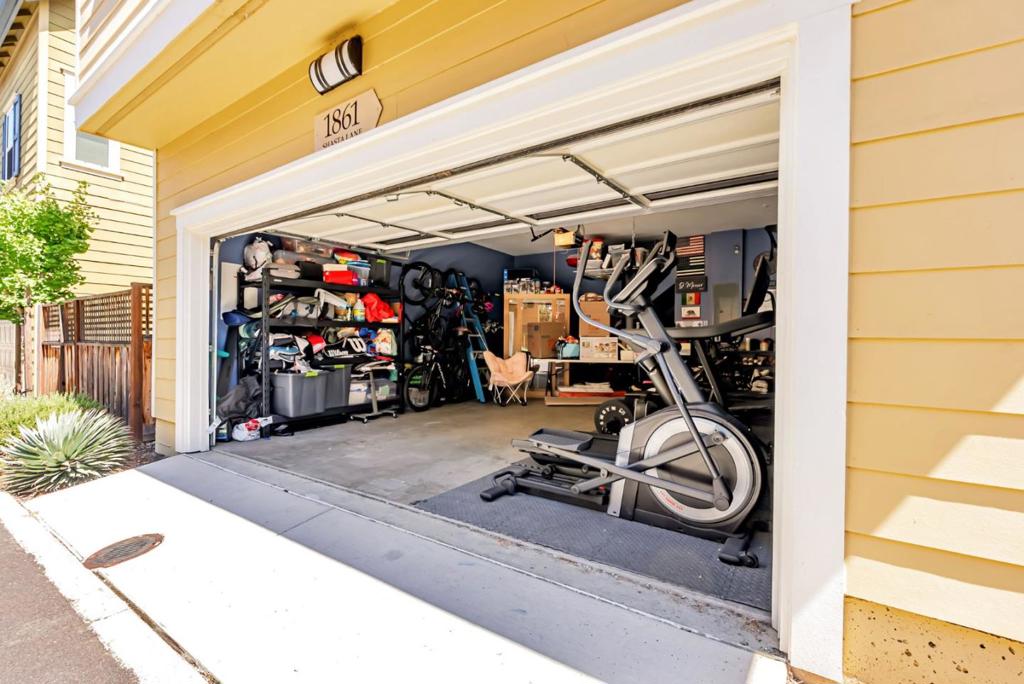 Hercules, California, 94547, United States, 4 Bedrooms Bedrooms, ,3 BathroomsBathrooms,Residential,For Sale,1978520