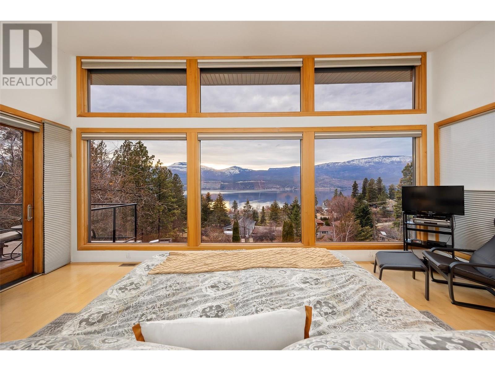 LAKE COUNTRY, British Columbia, V4V 1B3, CA, 5 Bedrooms Bedrooms, ,4 BathroomsBathrooms,Residential,For Sale,1883697