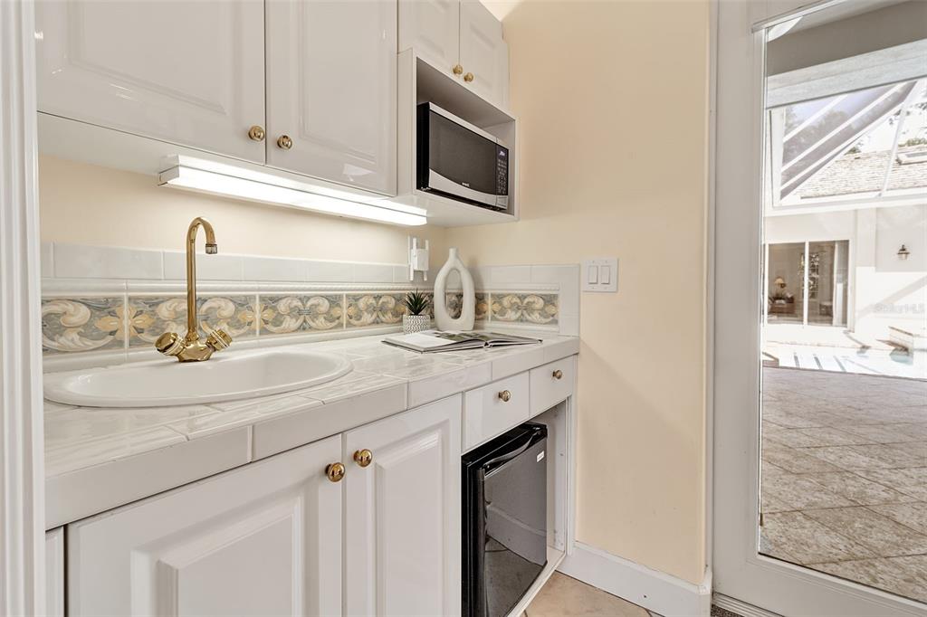 Osprey, Florida, 34229, United States, 4 Bedrooms Bedrooms, ,3 BathroomsBathrooms,Residential,For Sale,1994888