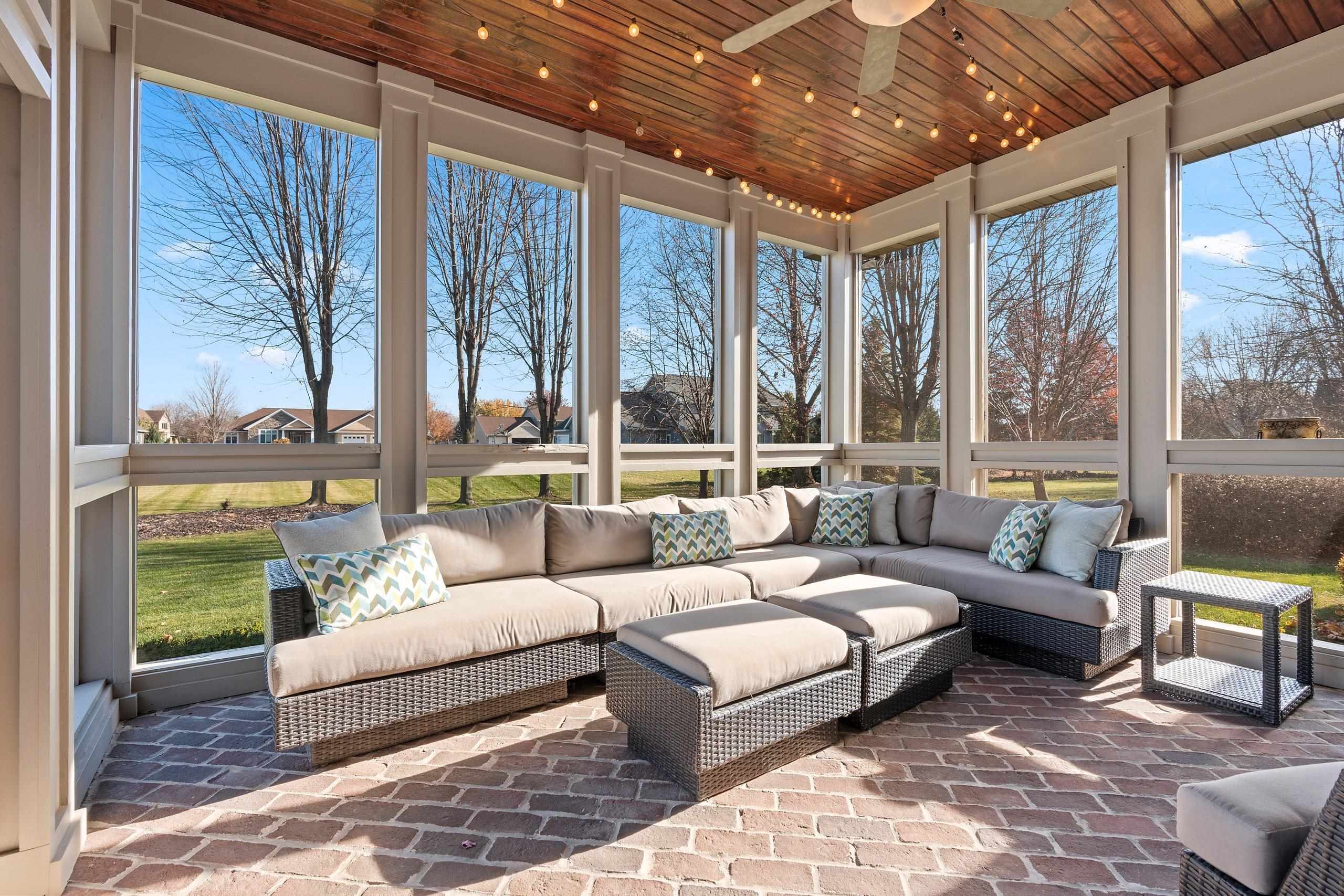 MENASHA, Wisconsin, 54952, United States, 6 Bedrooms Bedrooms, ,5 BathroomsBathrooms,Residential,For Sale,1994548