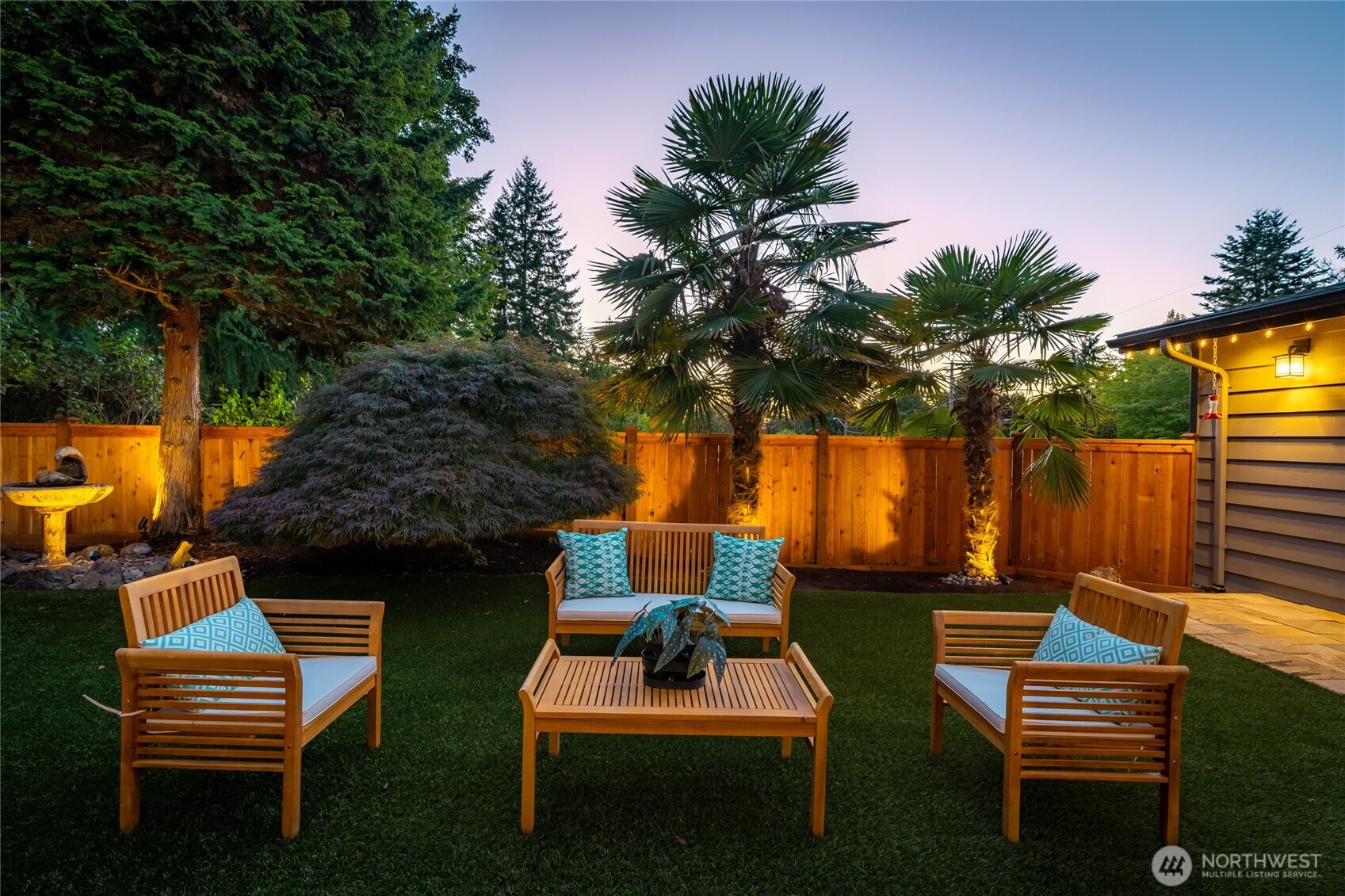 Kirkland, Washington, 98033, United States, 3 Bedrooms Bedrooms, ,2 BathroomsBathrooms,Residential,For Sale,1988237