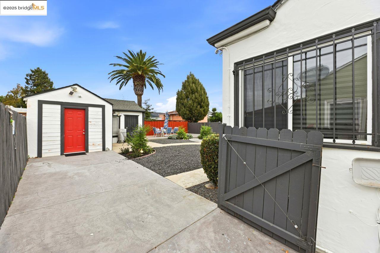 Oakland, California, 94619, United States, 4 Bedrooms Bedrooms, ,1 BathroomBathrooms,Residential,For Sale,1993166