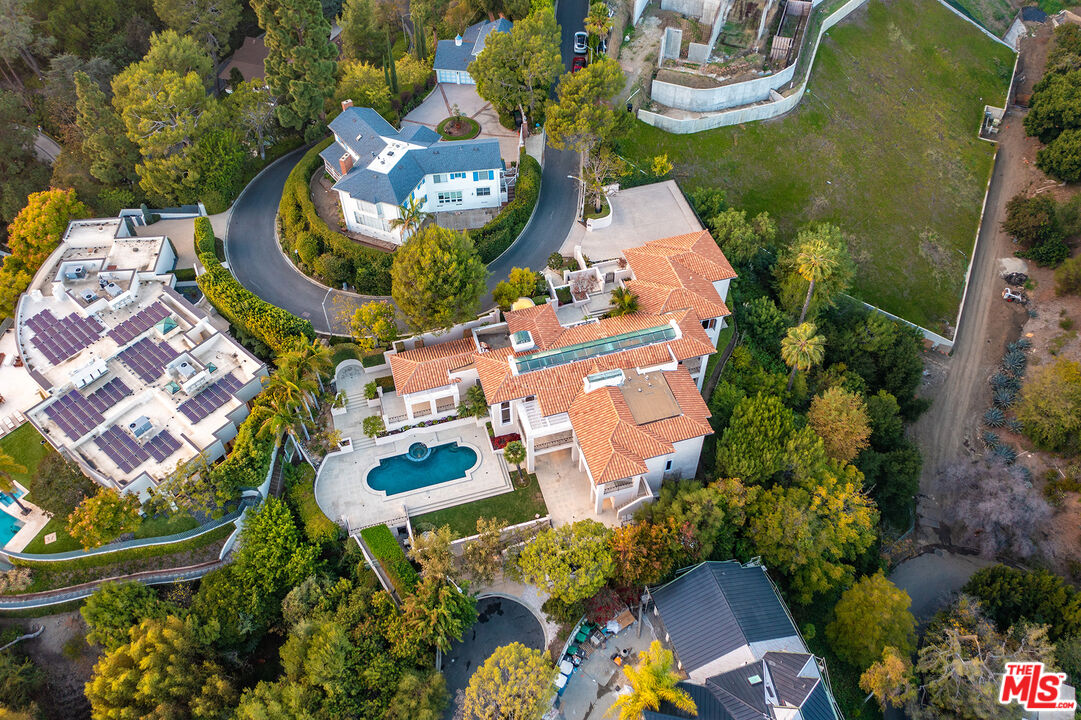 Beverly Hills, California, 90210, United States, 5 Bedrooms Bedrooms, ,4 BathroomsBathrooms,Residential,For Sale,1991118