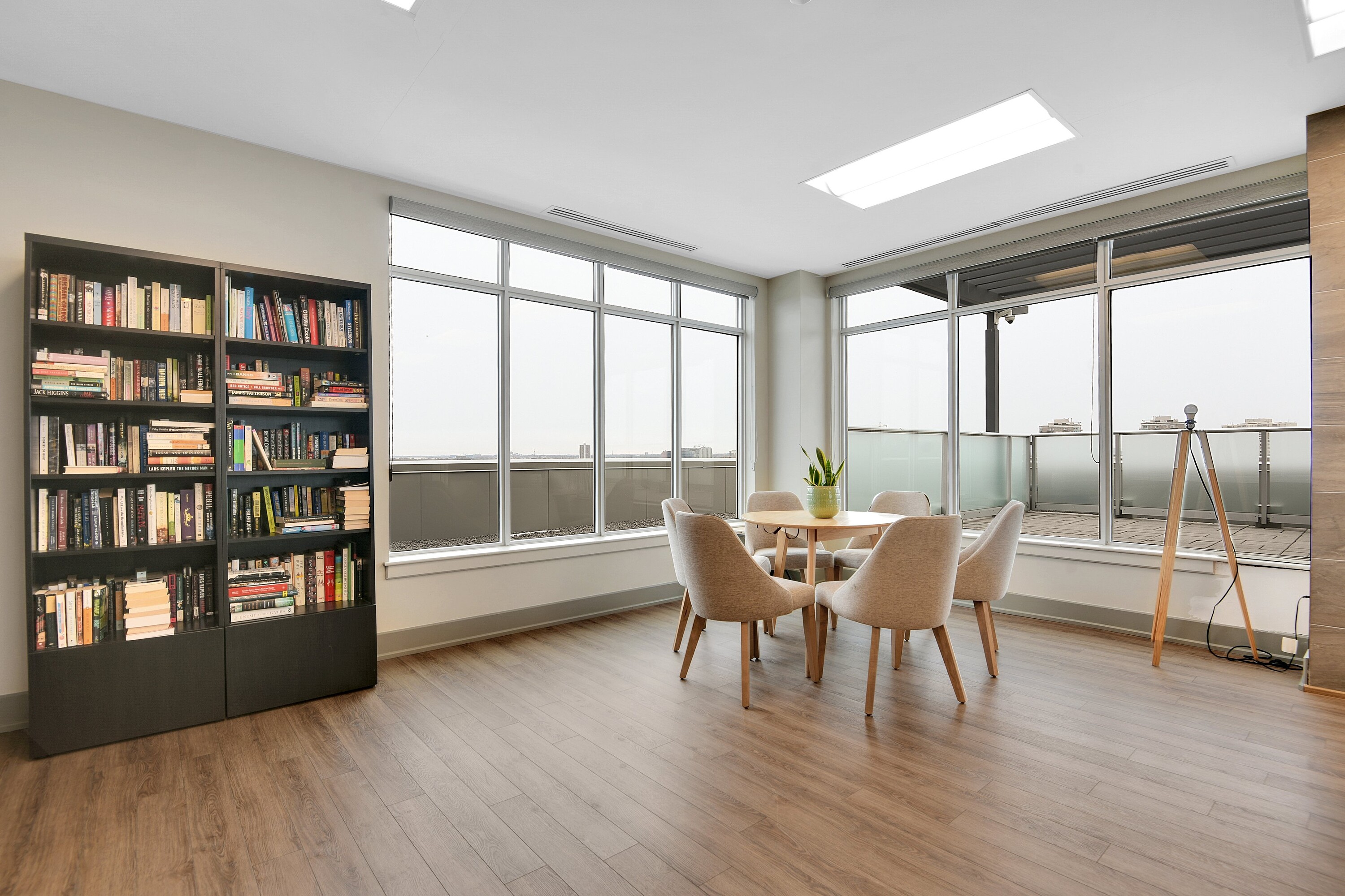 The Kavanaugh - 2 Bed + Den - 物件實景