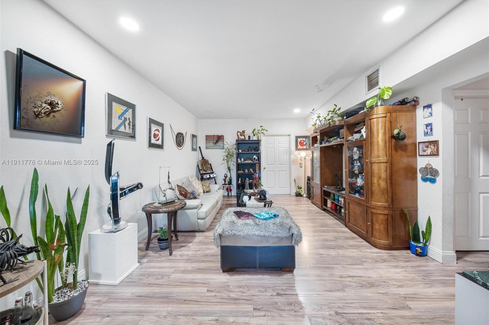 North Miami, Florida, 33168, United States, ,Residential,For Sale,1991833