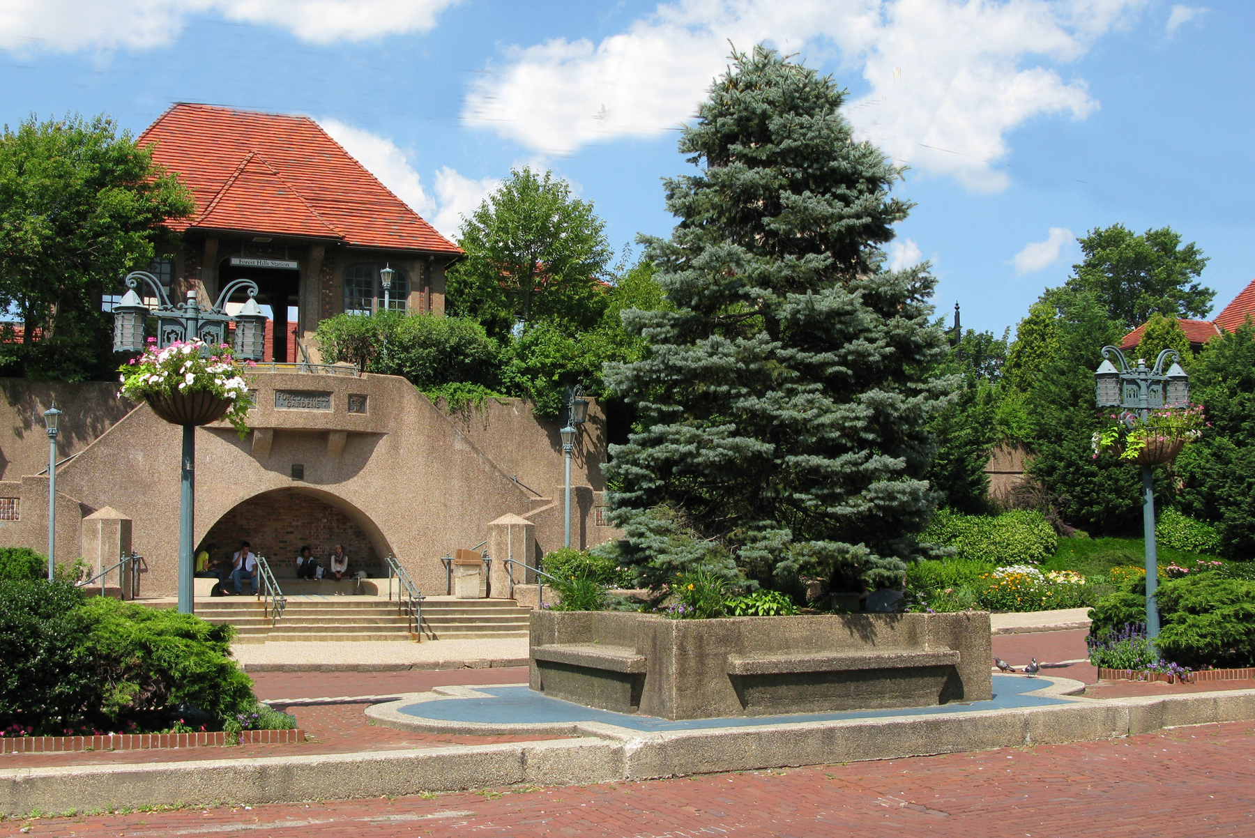  ?RENOVATED FOREST CLOSE ATTACHED BRICK TOWNHOUSE? - 物件實景