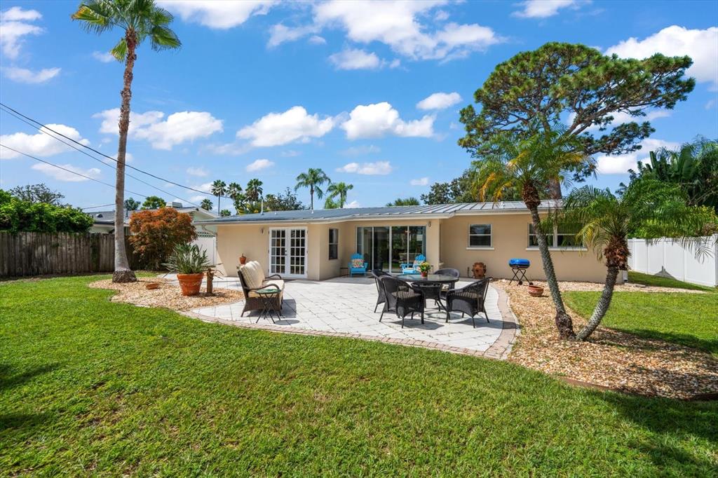 Belleair, Florida, 33756, United States, 2 Bedrooms Bedrooms, ,2 BathroomsBathrooms,Residential,For Sale,1917334