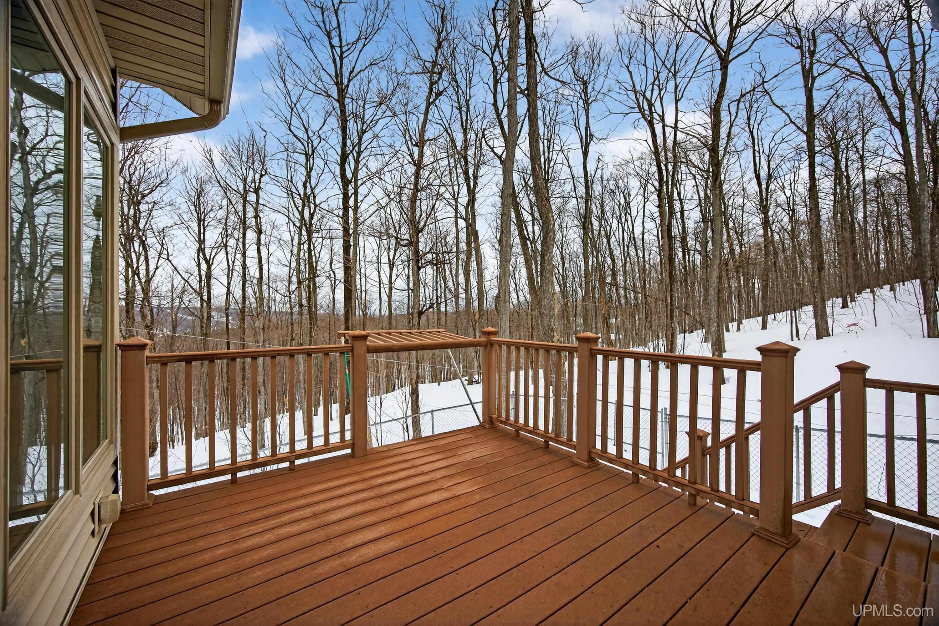 Houghton, Michigan, 49931, United States, 3 Bedrooms Bedrooms, ,4 BathroomsBathrooms,Residential,For Sale,2029605