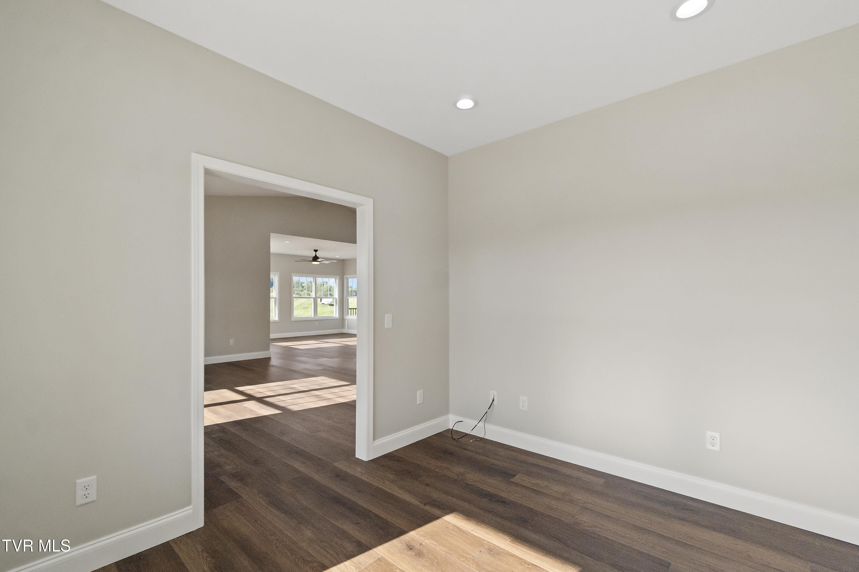 Greeneville, Tennessee, 37745, United States, 3 Bedrooms Bedrooms, ,2 BathroomsBathrooms,Residential,For Sale,1935533