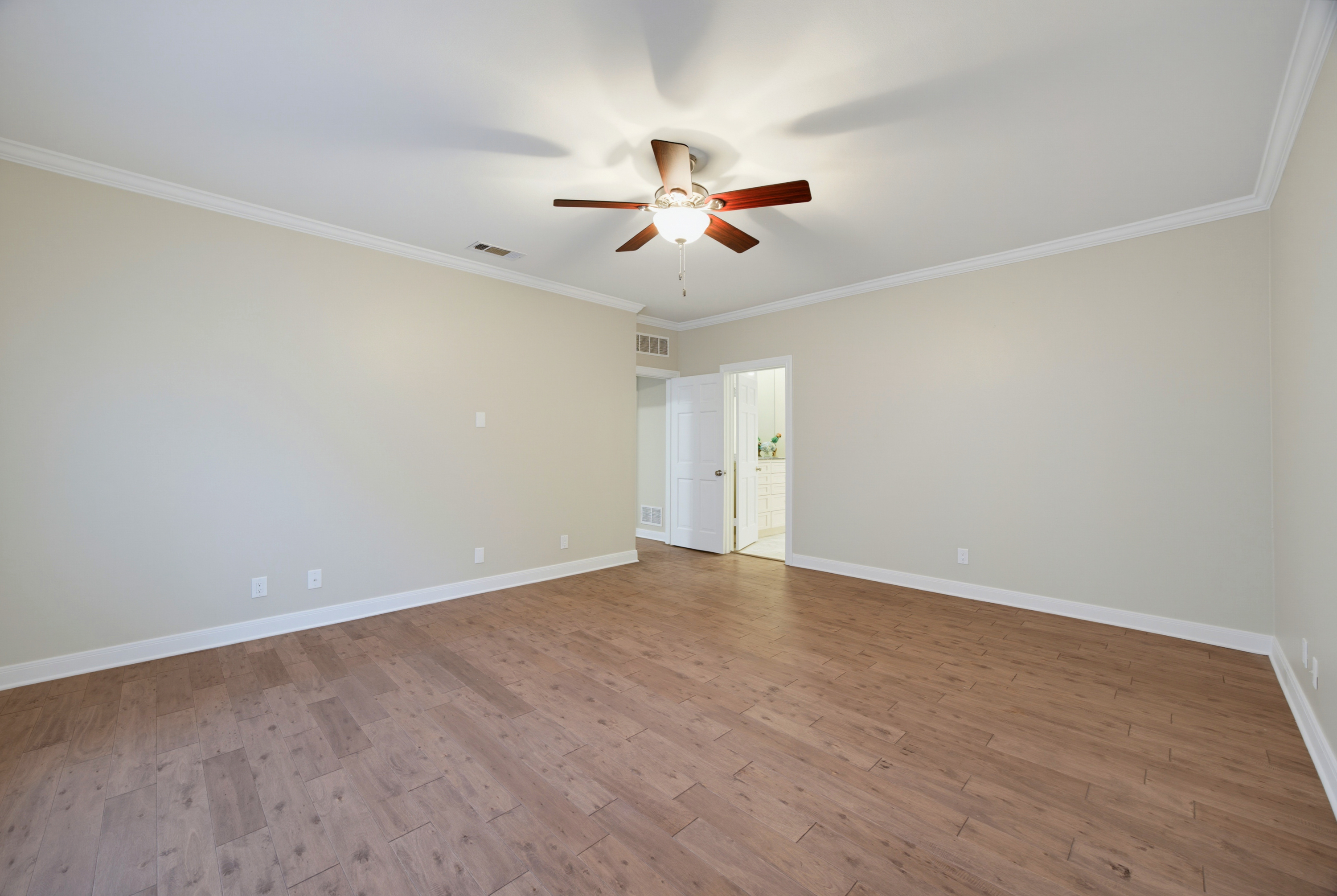  Highland Park Fabulous Three Bedroom Corner Condo at The Savoy, HPISD - 物件實景