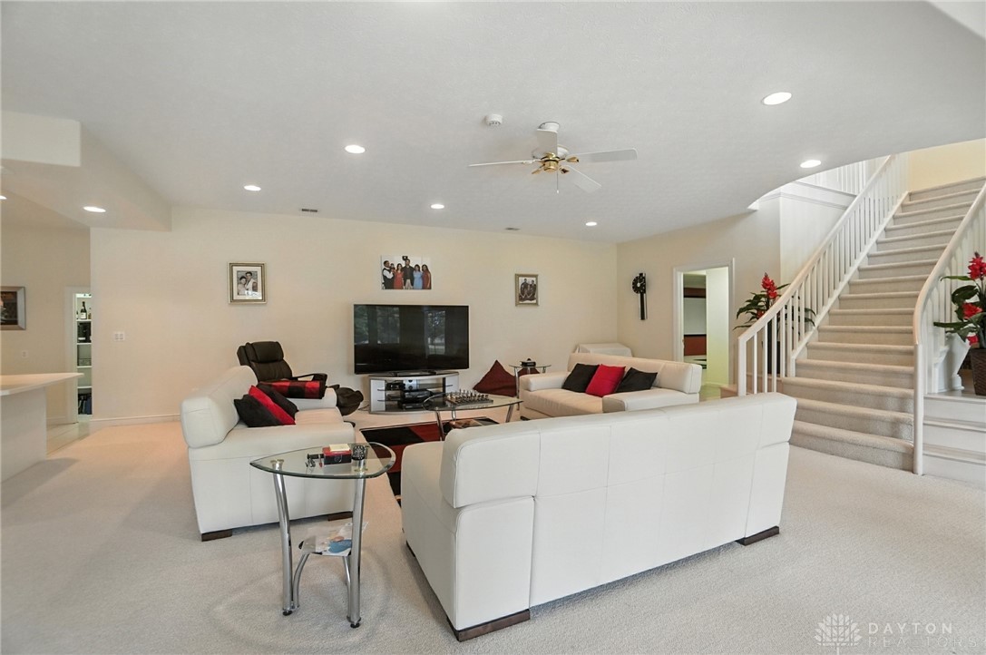 Xenia, Ohio, 45385, United States, 4 Bedrooms Bedrooms, ,4 BathroomsBathrooms,Residential,For Sale,1941685