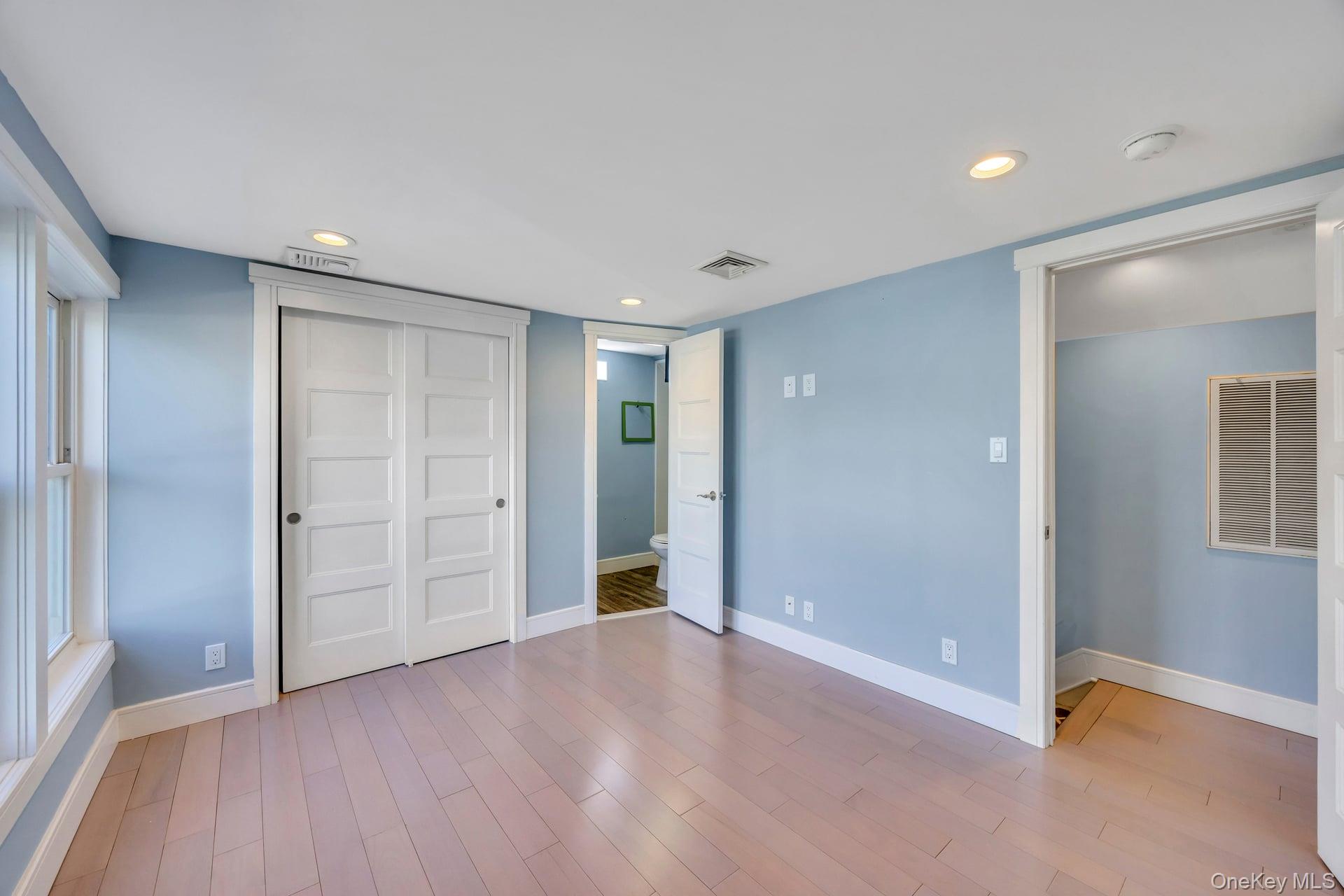 Lindenhurst, New York, 11757, United States, 4 Bedrooms Bedrooms, ,2 BathroomsBathrooms,Residential,For Sale,1965289