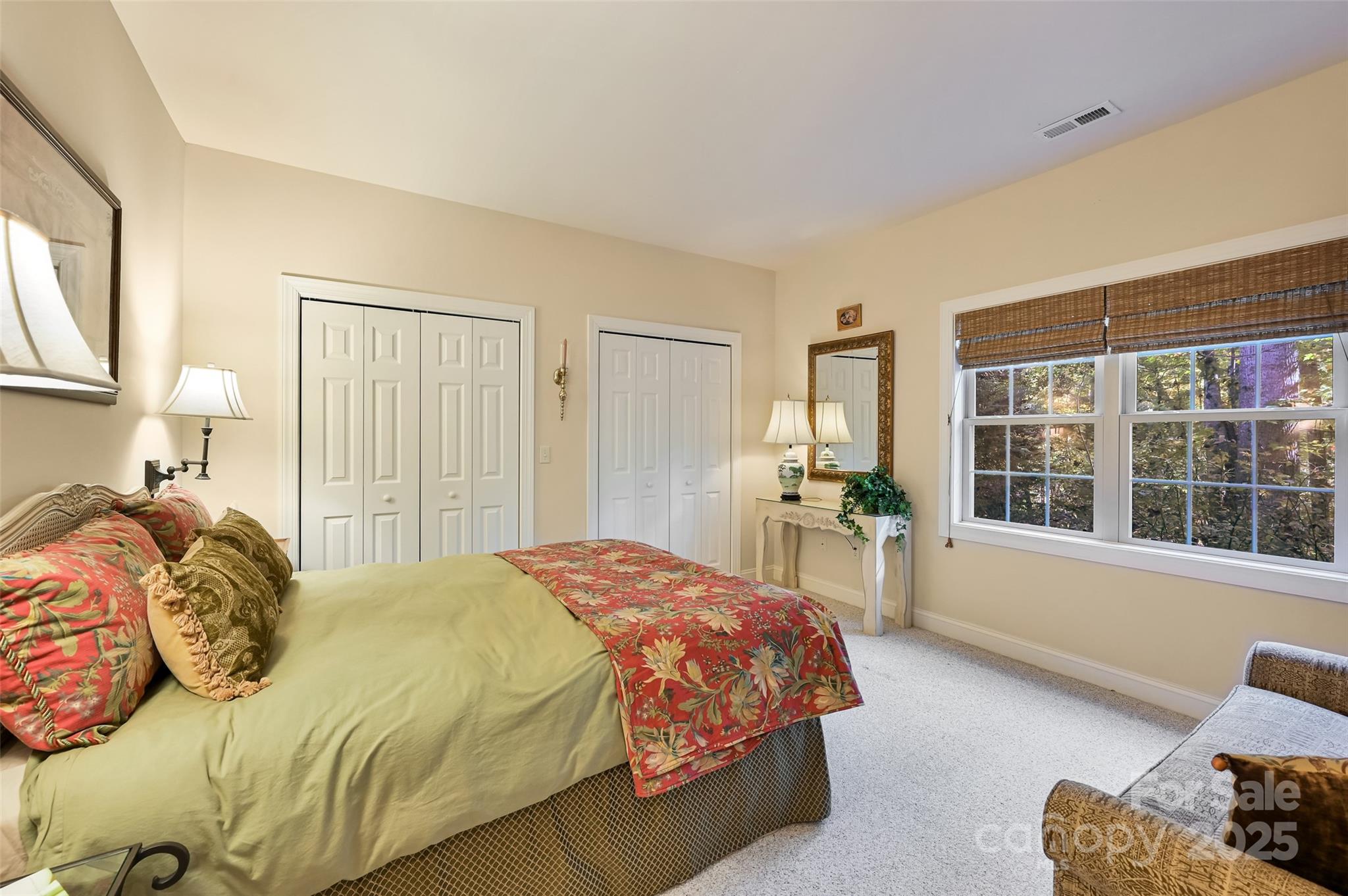 Hendersonville, North Carolina, 28739, United States, 4 Bedrooms Bedrooms, ,3 BathroomsBathrooms,Residential,For Sale,1992050