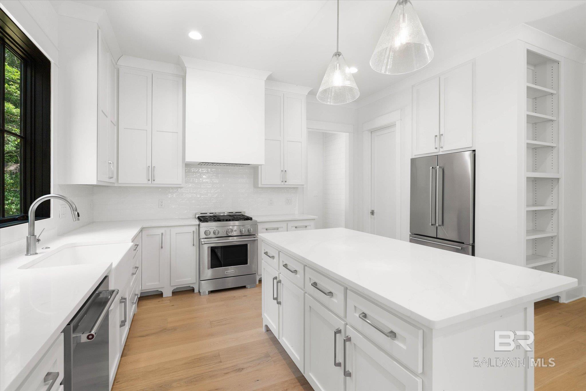 Fairhope, Alabama, 36532, United States, 4 Bedrooms Bedrooms, ,4 BathroomsBathrooms,Residential,For Sale,1804171