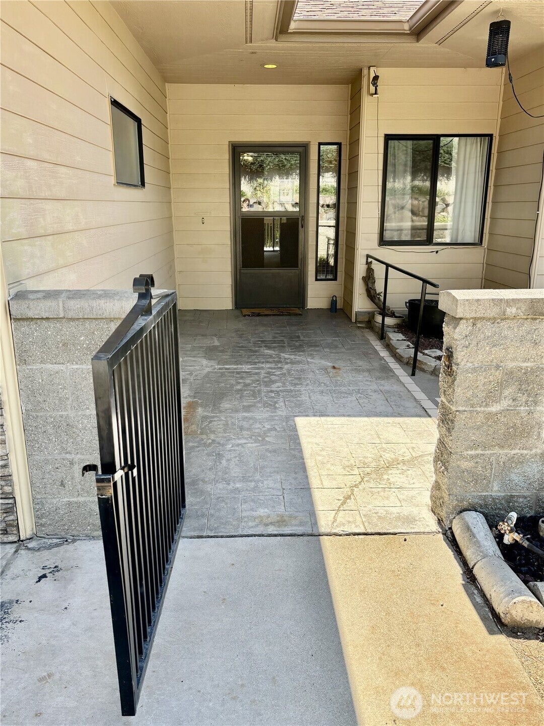 Wenatchee, Washington, 98801, United States, 5 Bedrooms Bedrooms, ,4 BathroomsBathrooms,Residential,For Sale,1723566