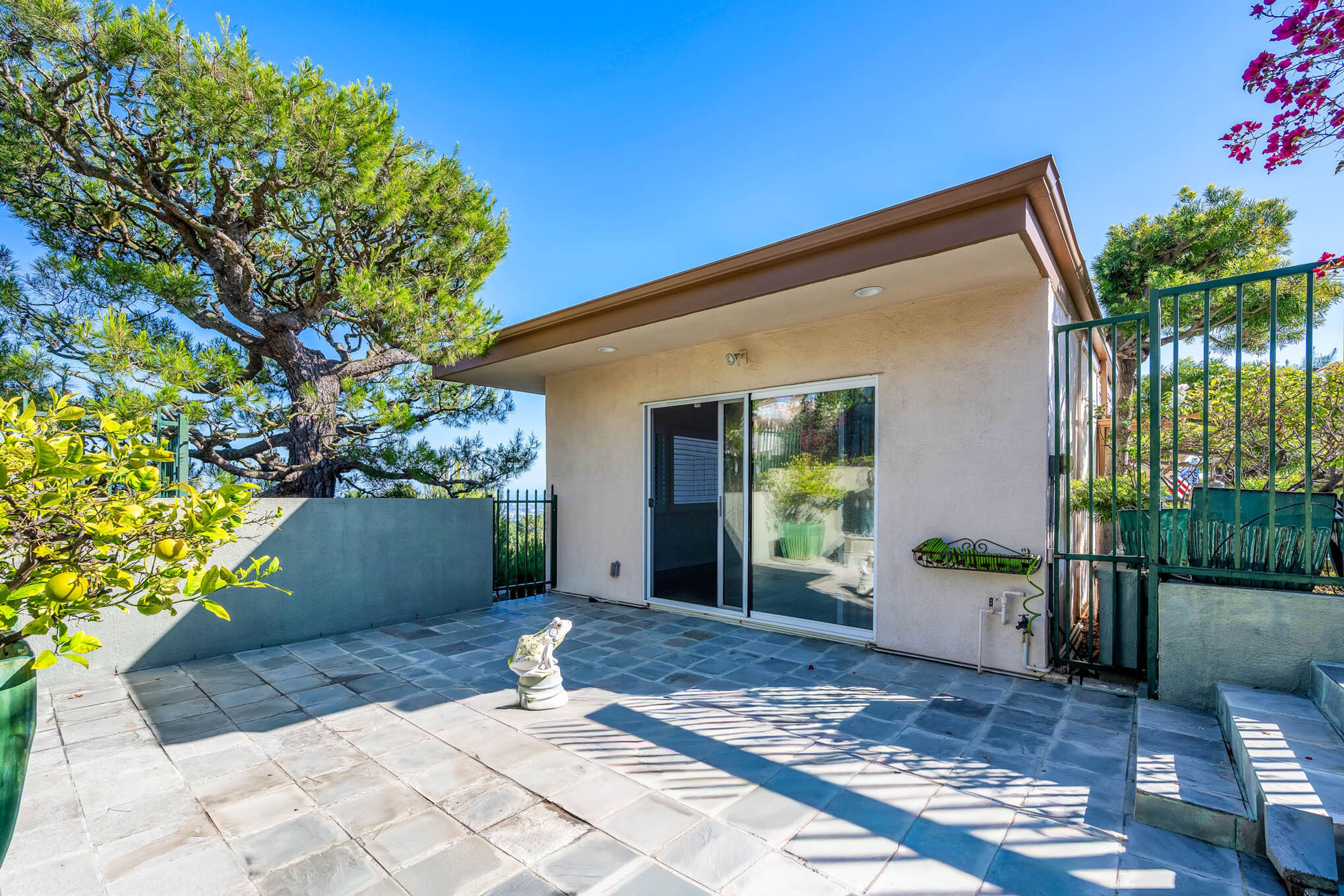  10924 Savona Rd - 物件實景
