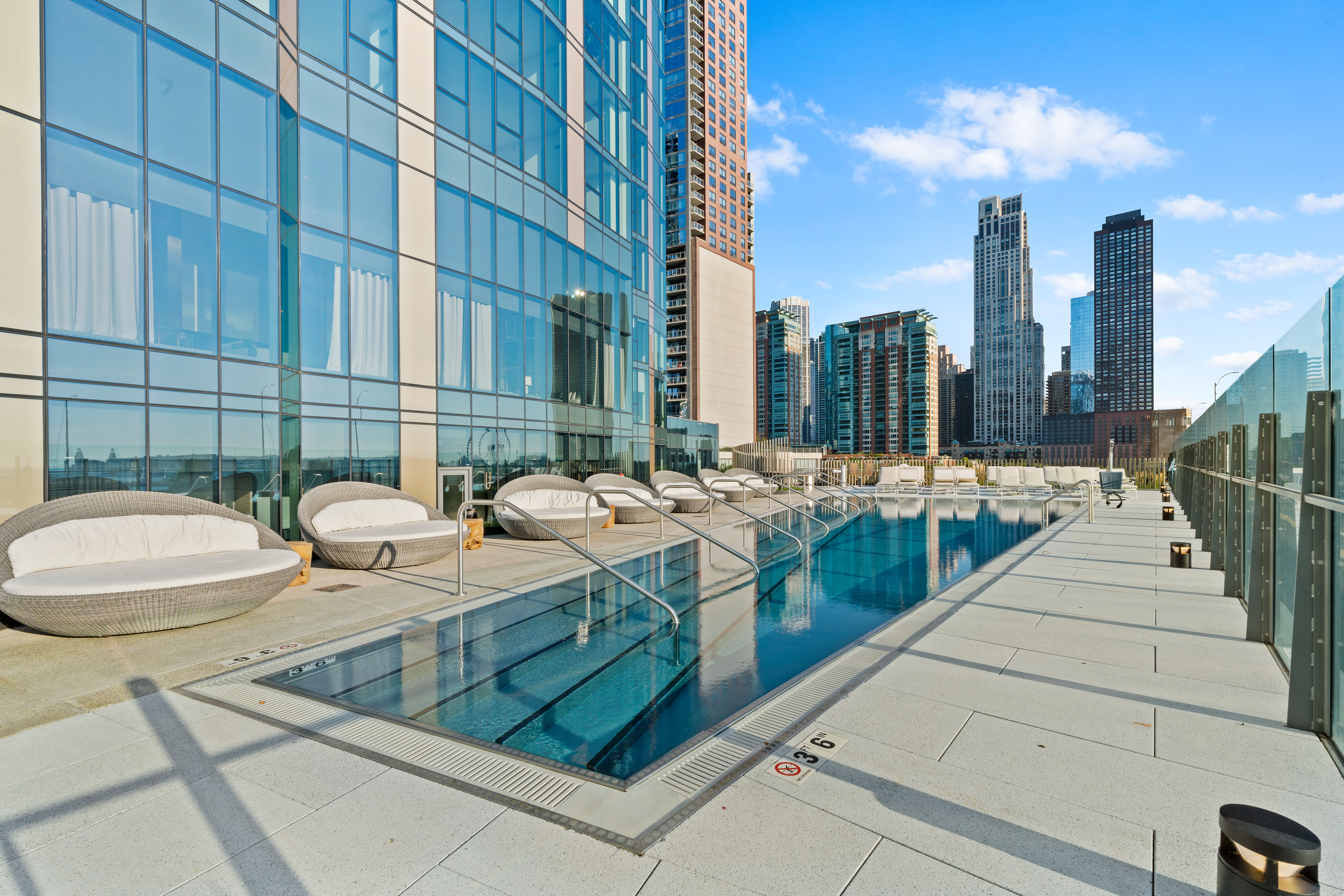  Experience Luxury Resort-Style Lakefront Living at Cirrus - 物件實景