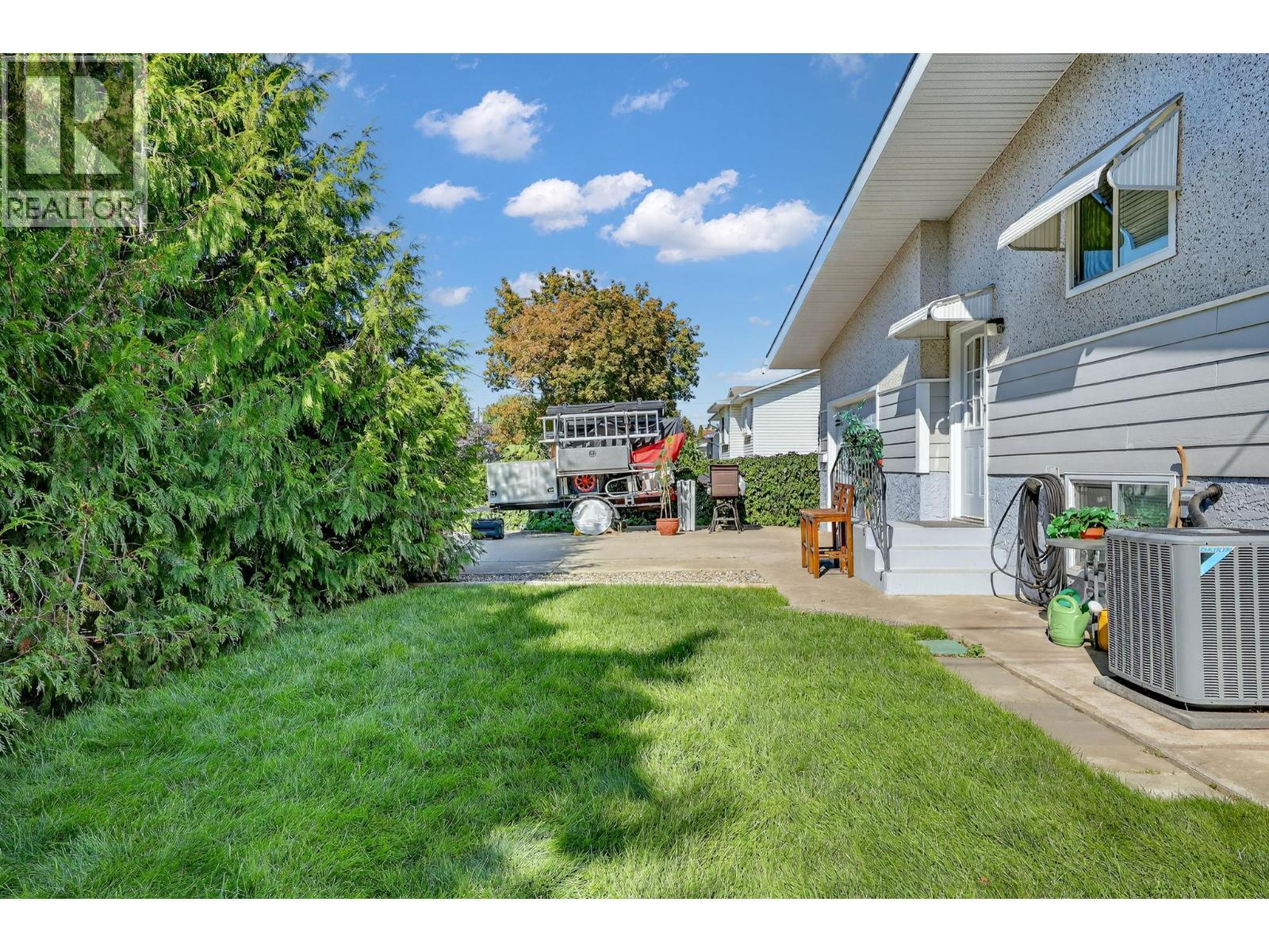 KELOWNA, British Columbia, V1X 1C4, CA, 5 Bedrooms Bedrooms, ,3 BathroomsBathrooms,Residential,For Sale,1948235
