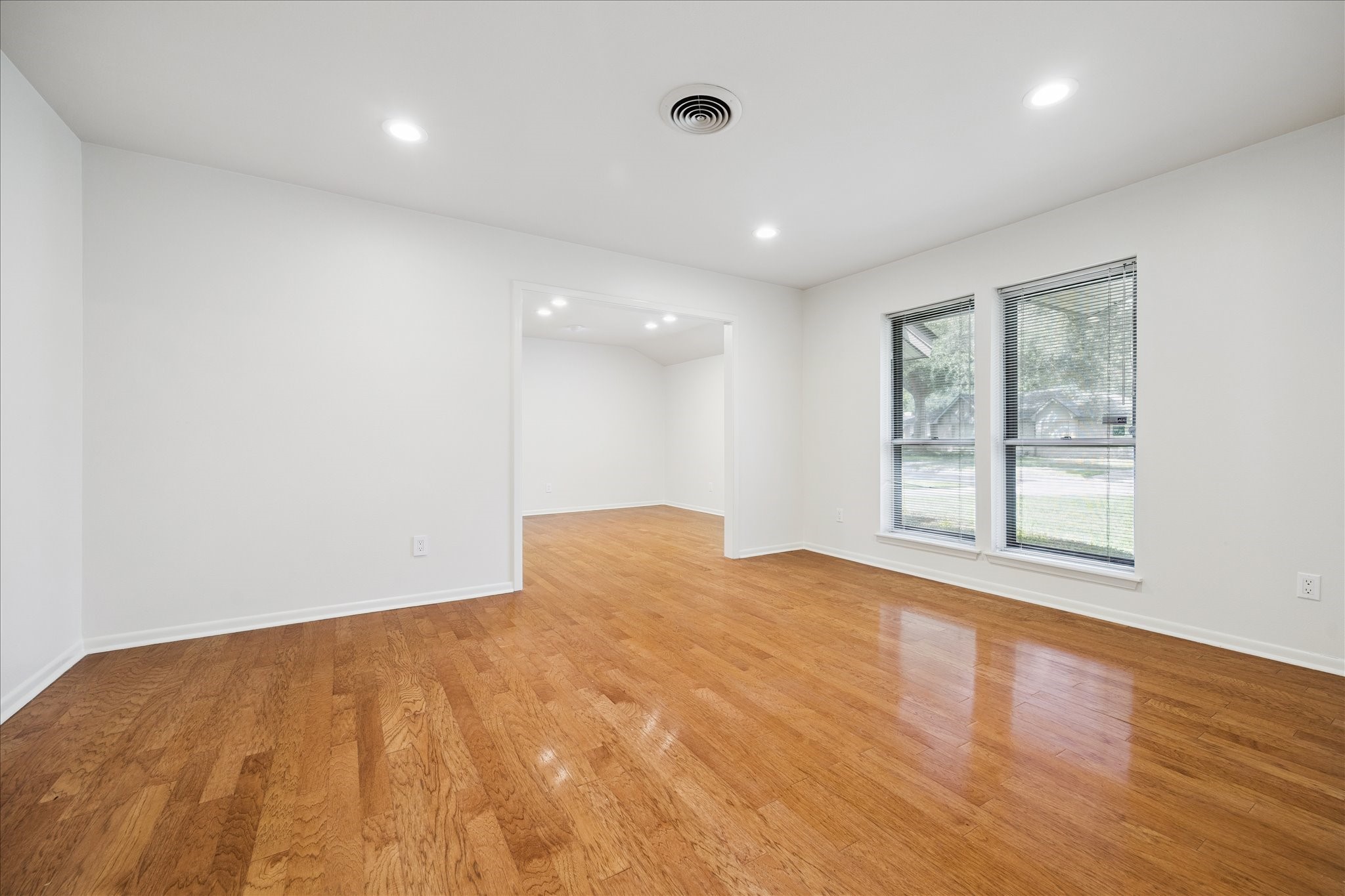  6115 Paisley Street - 物件實景