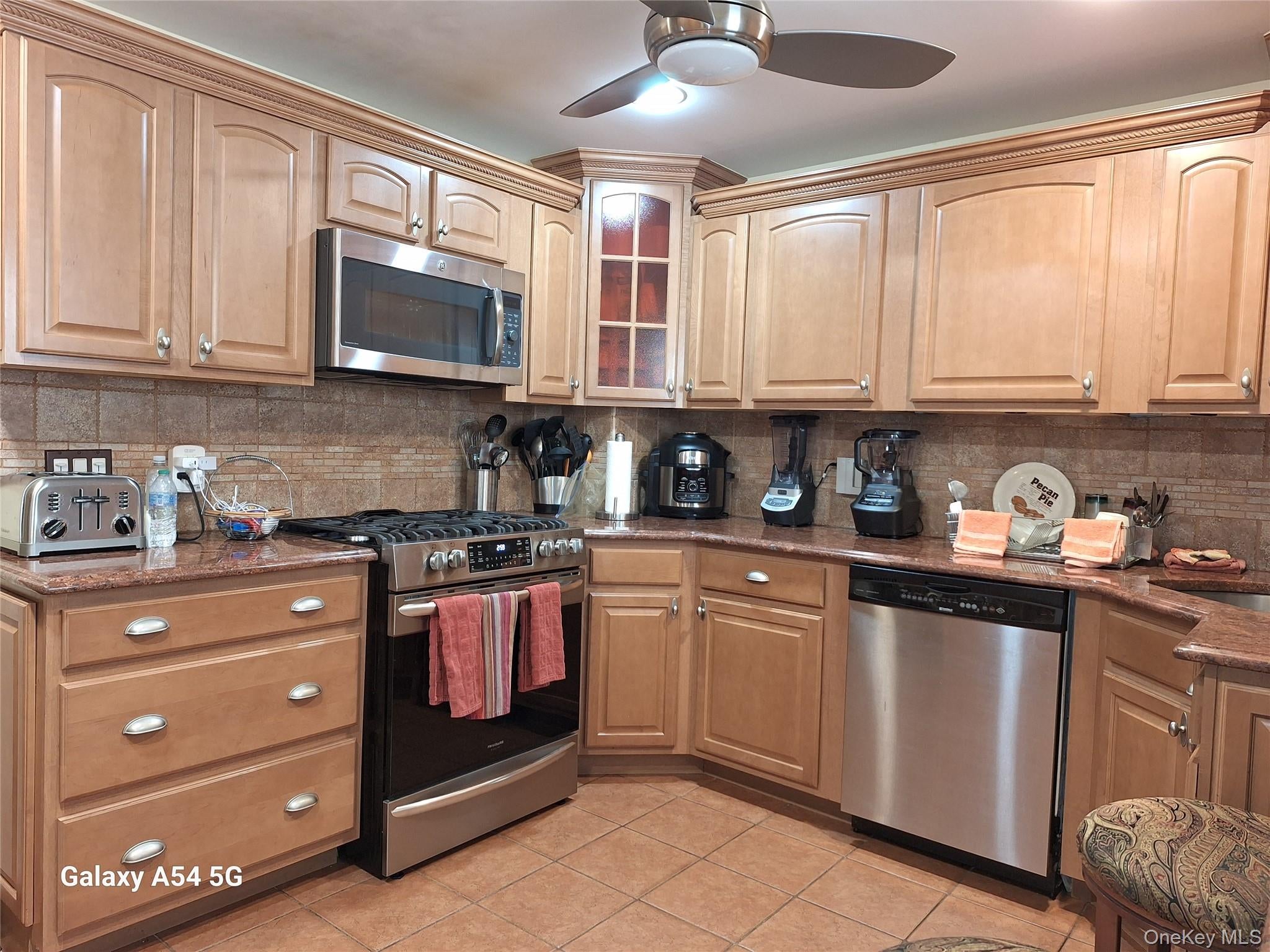Woodhaven, New York, 11421, United States, 4 Bedrooms Bedrooms, ,2 BathroomsBathrooms,Residential,For Sale,2048228