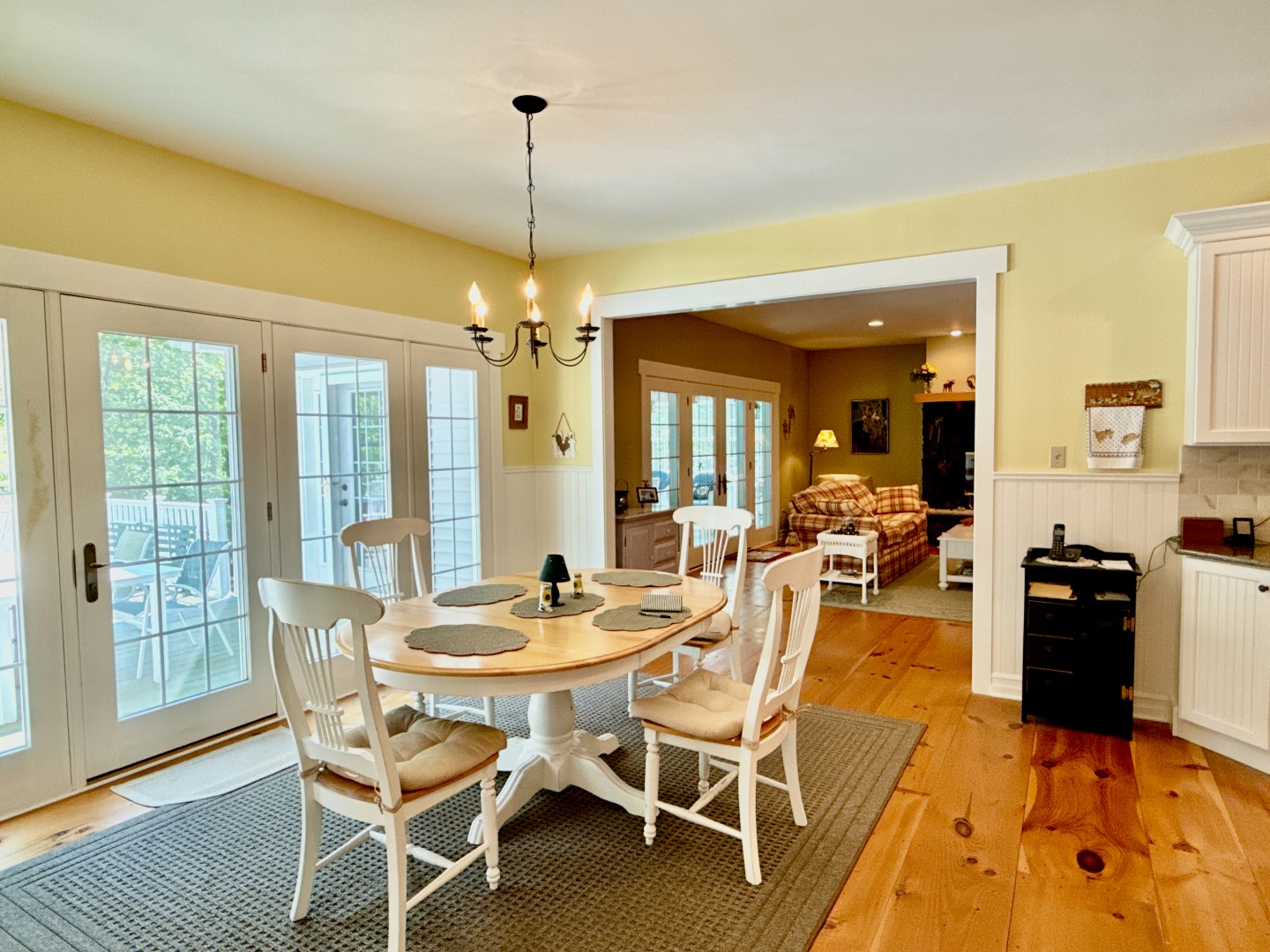 Hawley, Pennsylvania, 18428, United States, 3 Bedrooms Bedrooms, ,4 BathroomsBathrooms,Residential,For Sale,1846687