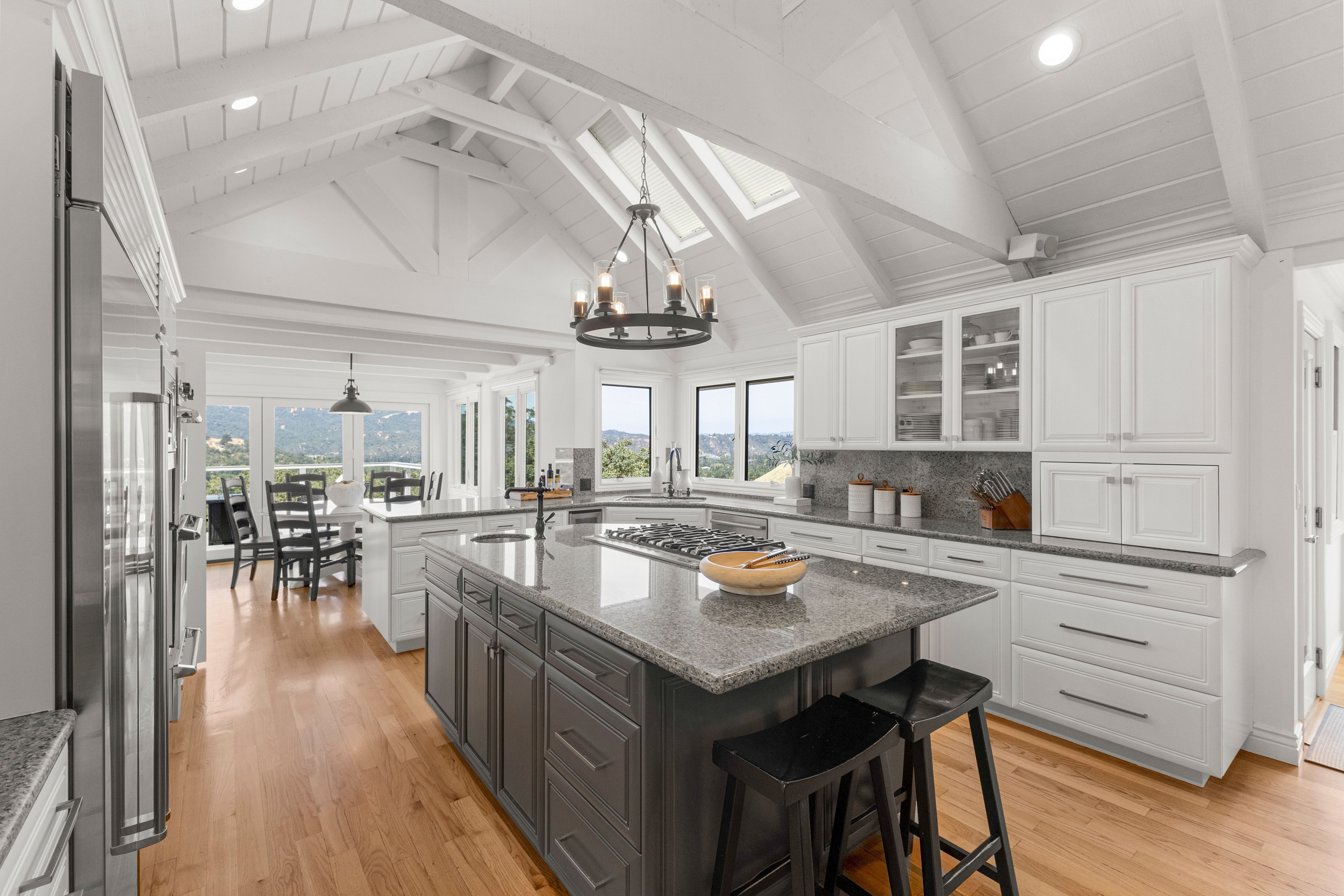 Sweeping Fairway Views Meet Rare Outdoor Living - 物件實景