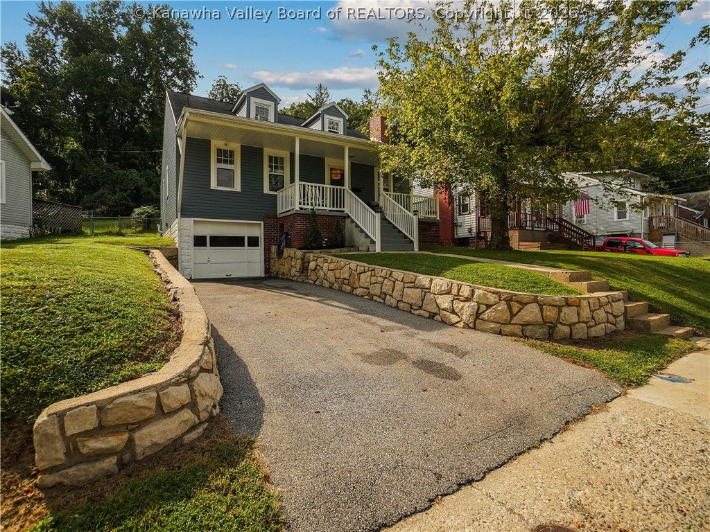 Glendale Ave, South Charleston, WV 25303