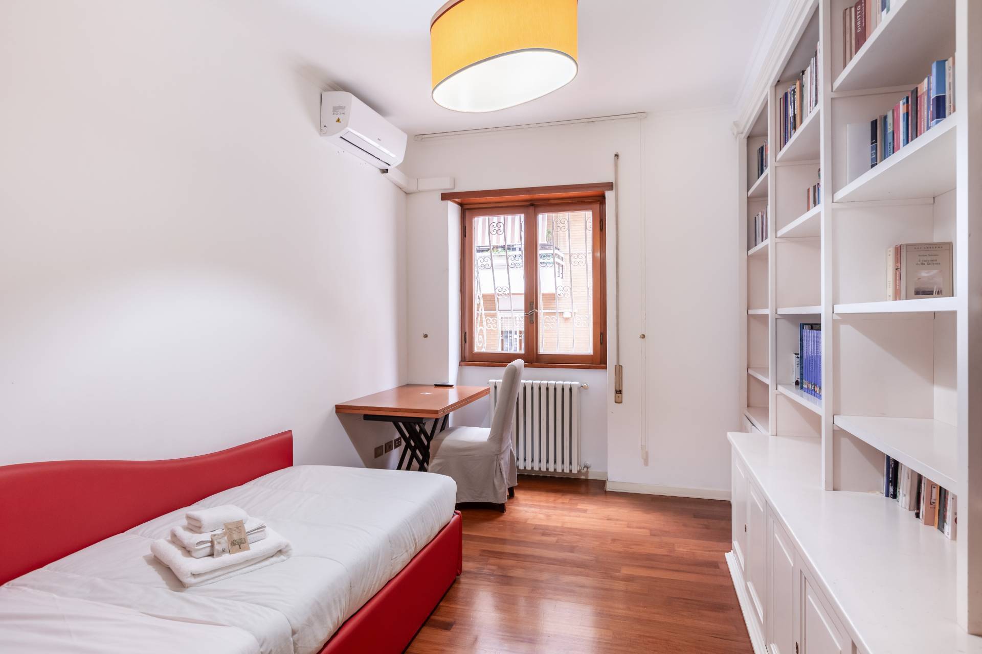 Roma, Roma, 00100, IT, 5 Bedrooms Bedrooms, ,3 BathroomsBathrooms,Residential,For Sale,1738705