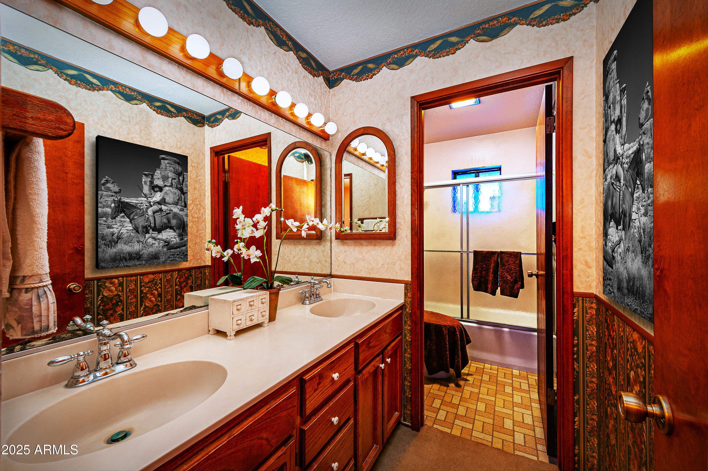 Cornville, Arizona, 86325, United States, 4 Bedrooms Bedrooms, ,3 BathroomsBathrooms,Residential,For Sale,2003408