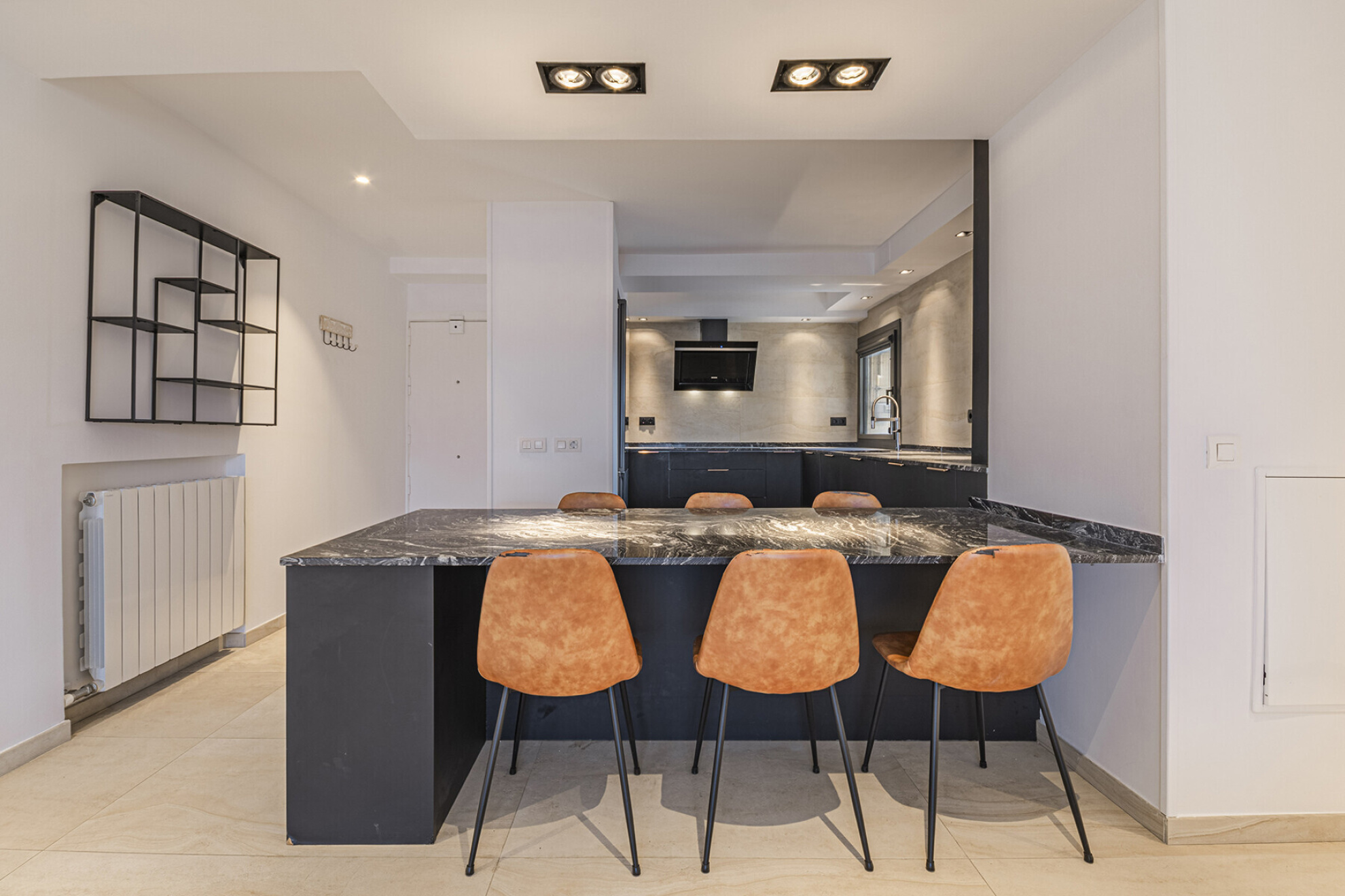 Modern apartment in front of the beach - 物件實景
