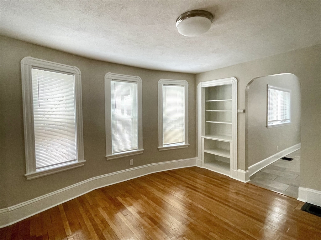 Somerville, Massachusetts, 02144, United States, 5 Bedrooms Bedrooms, ,3 BathroomsBathrooms,Residential,For Sale,1709211