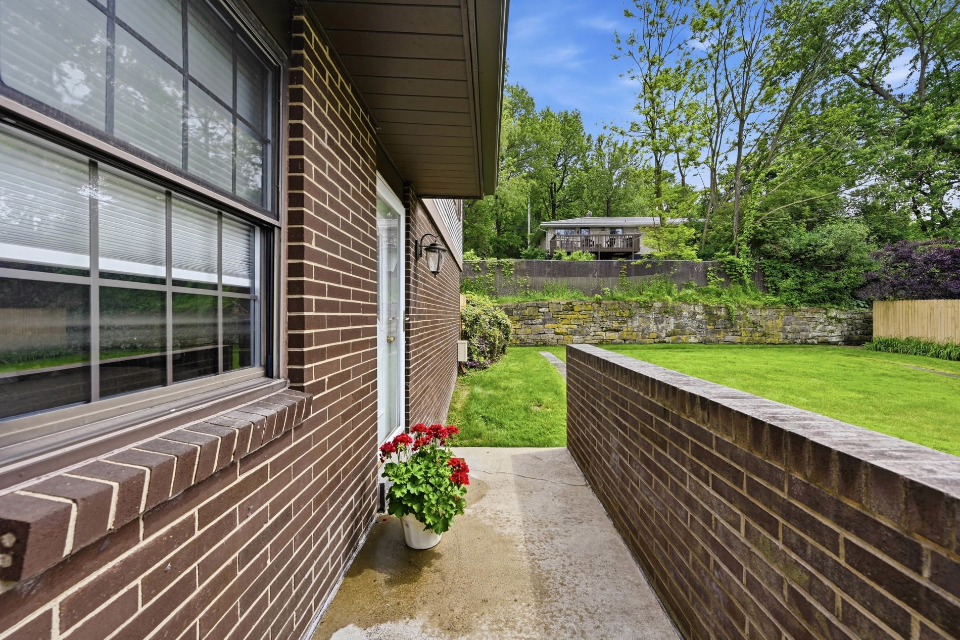  907 Camelot Drive, Pittsburgh, PA 15237 - 物件實景