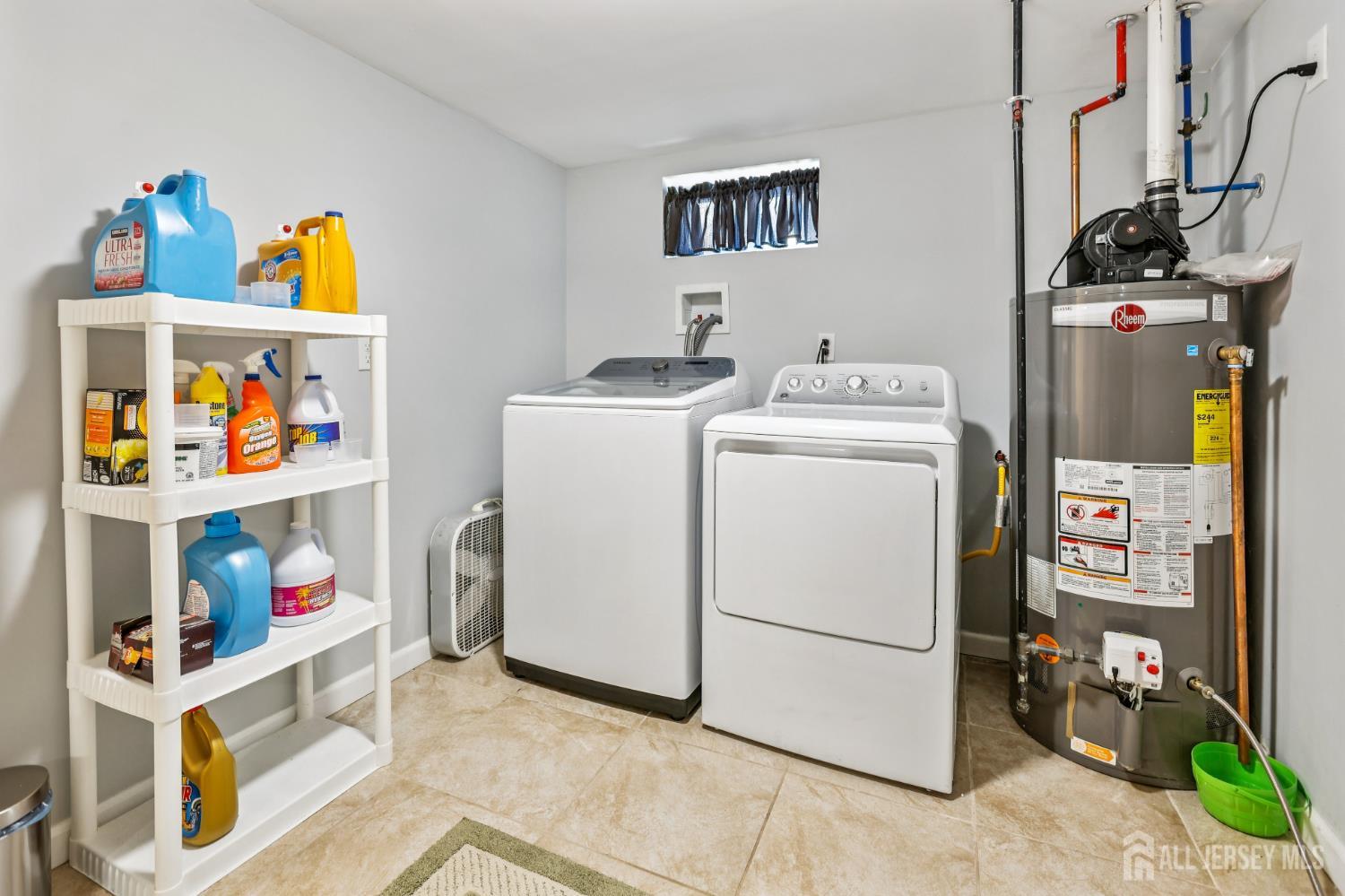 Woodbridge Proper, New Jersey, 07095, United States, 3 Bedrooms Bedrooms, ,2 BathroomsBathrooms,Residential,For Sale,1969117